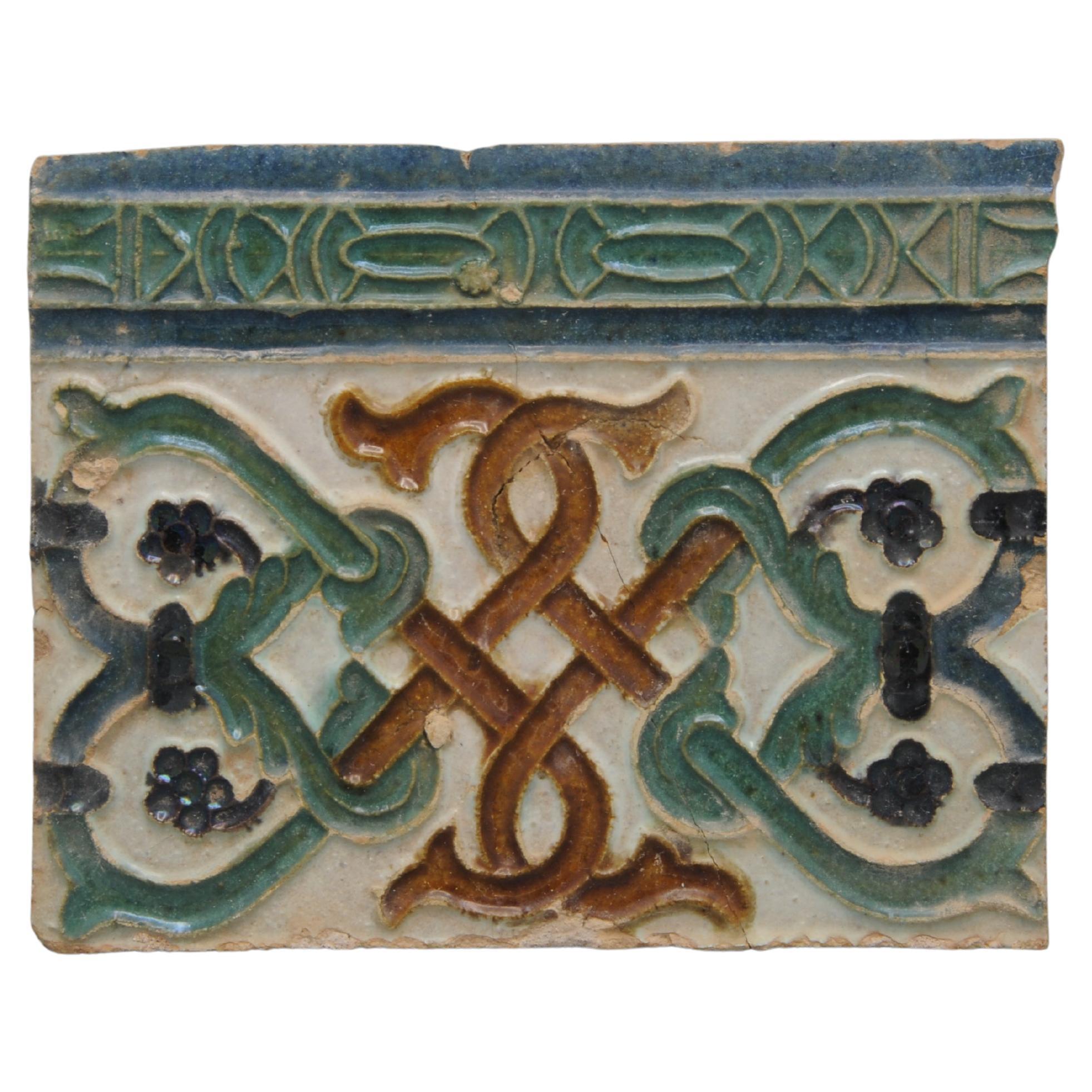 Spanisches Azulejo-Kachelfragment Arista y Cuenca aus Toledo, 16. Jahrhundert im Angebot