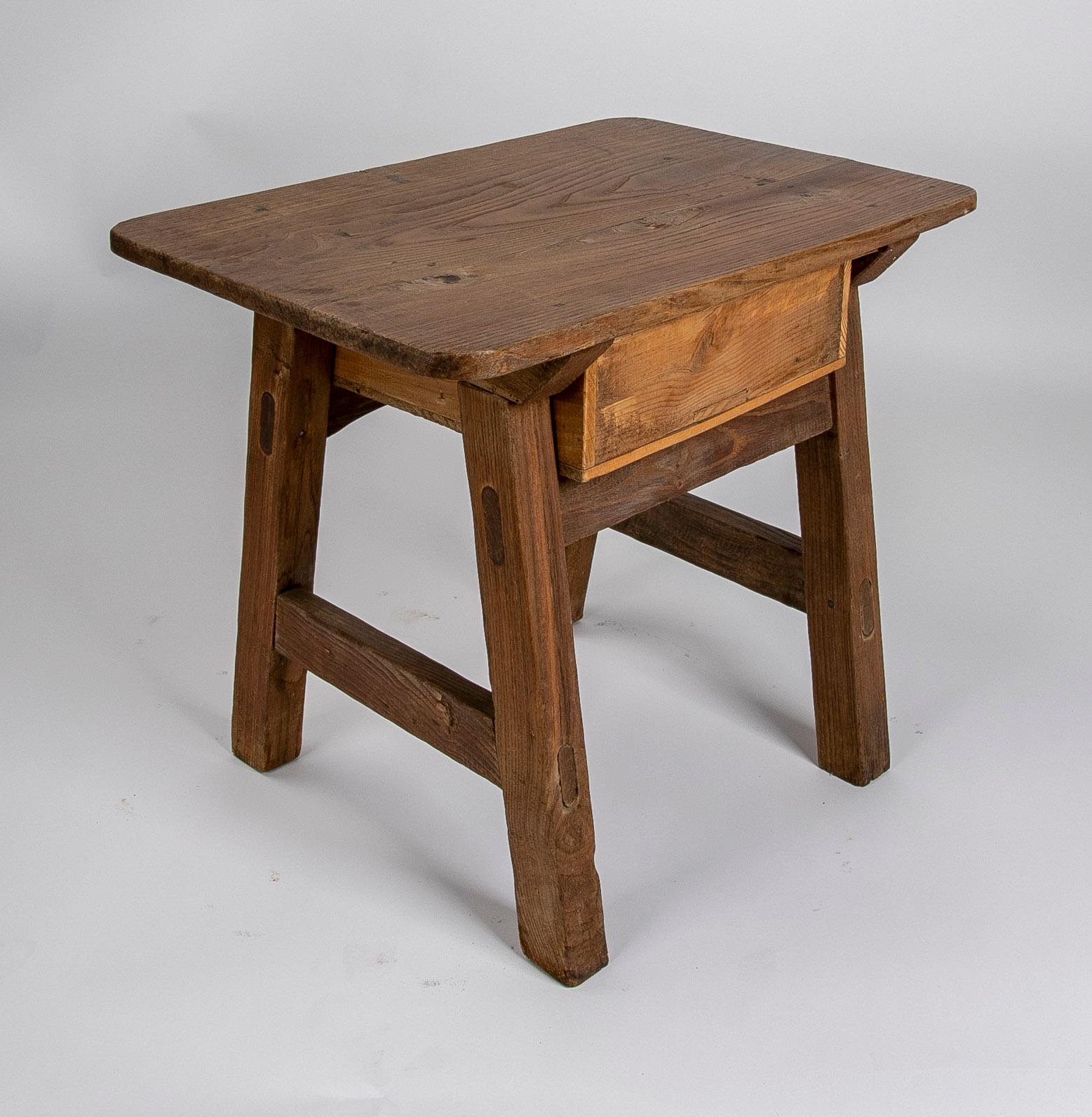 attic heirlooms broyhill coffee table