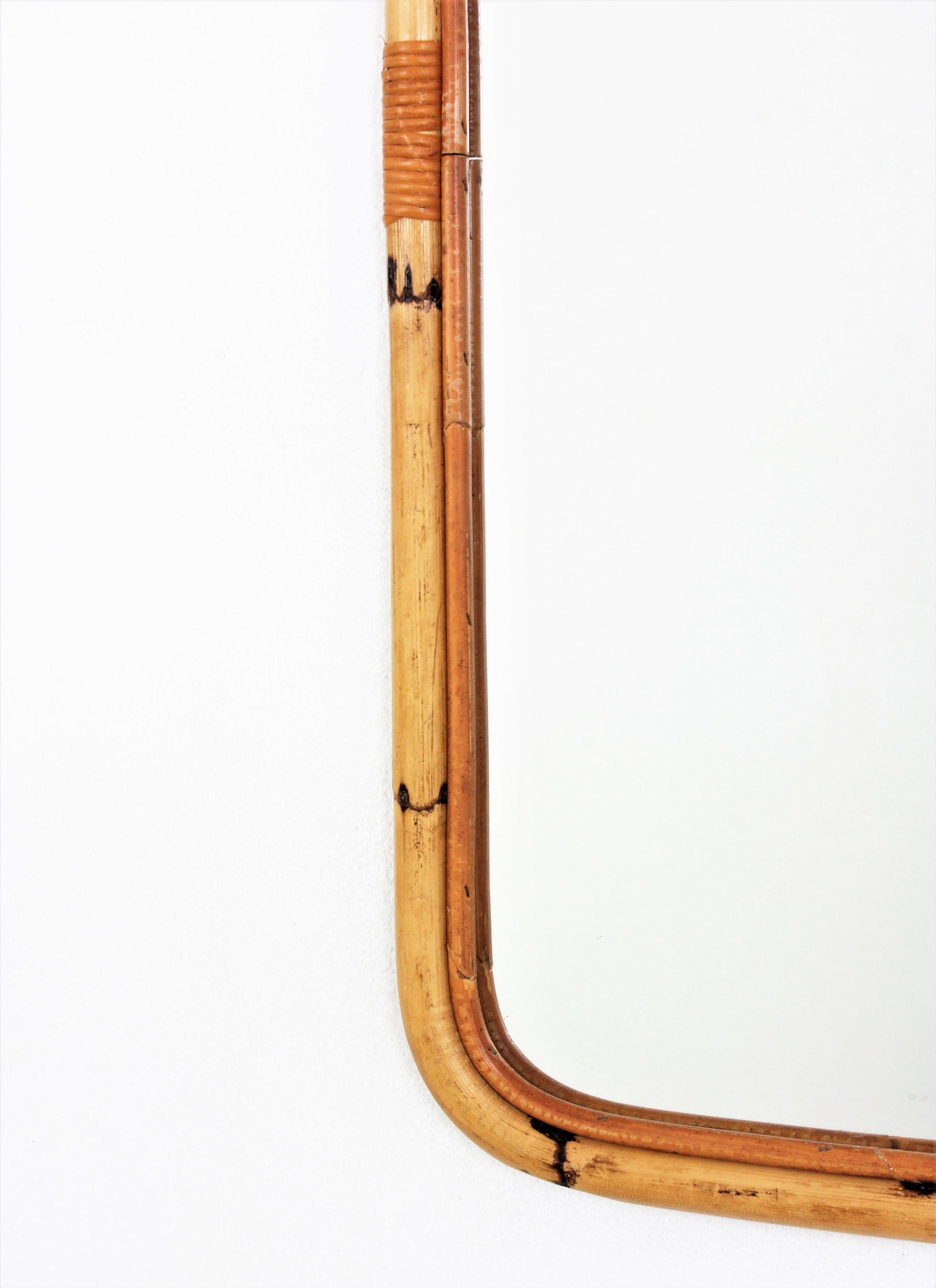 Spanischer Bambus-Rattan-Spiegel, rechteckig, 1960er Jahre (20. Jahrhundert) im Angebot