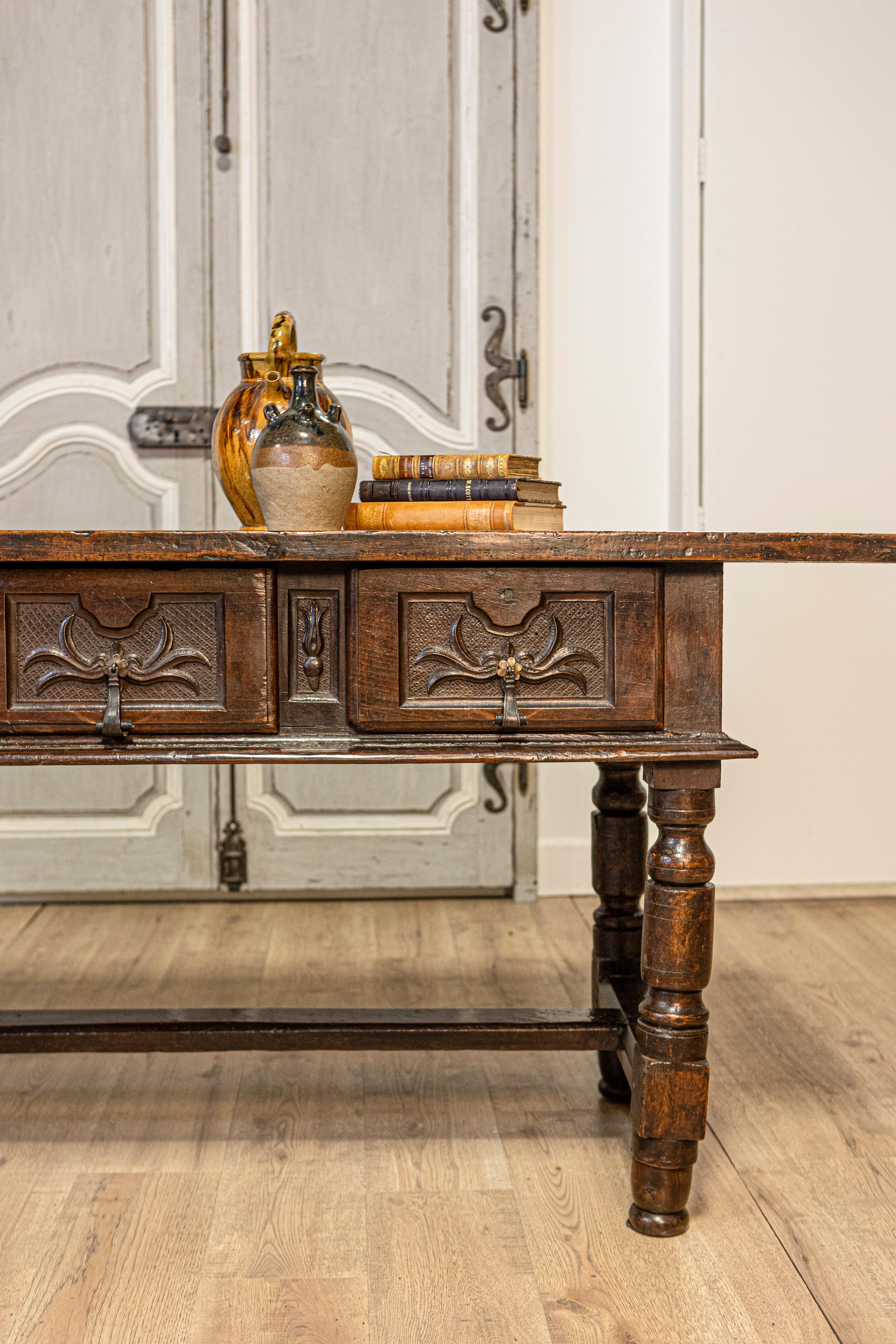 Spanish Baroque 17th Century Walnut Table with Carved Drawers and Turned Legs For Sale 11