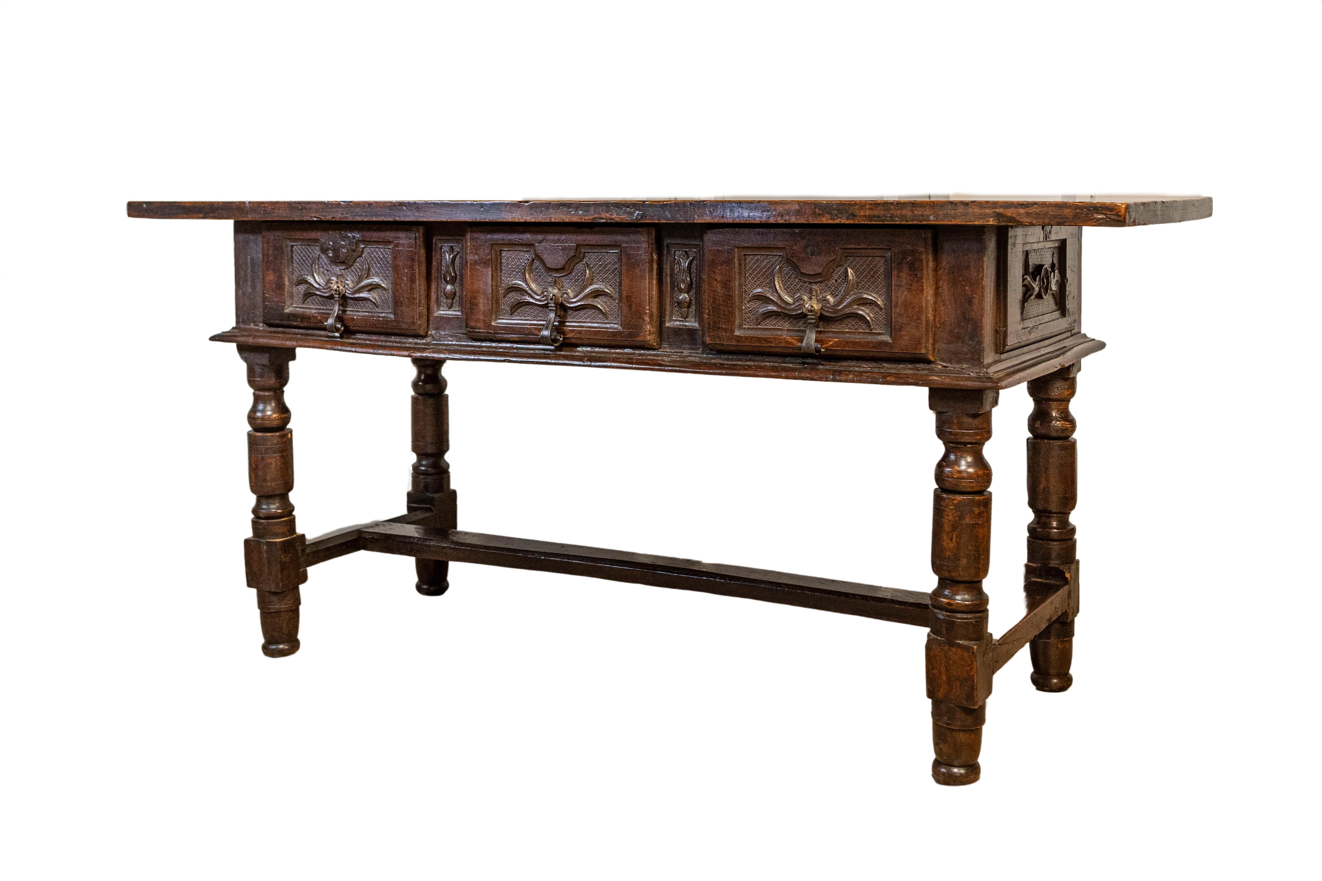 Spanish Baroque 17th Century Walnut Table with Carved Drawers and Turned Legs For Sale 2