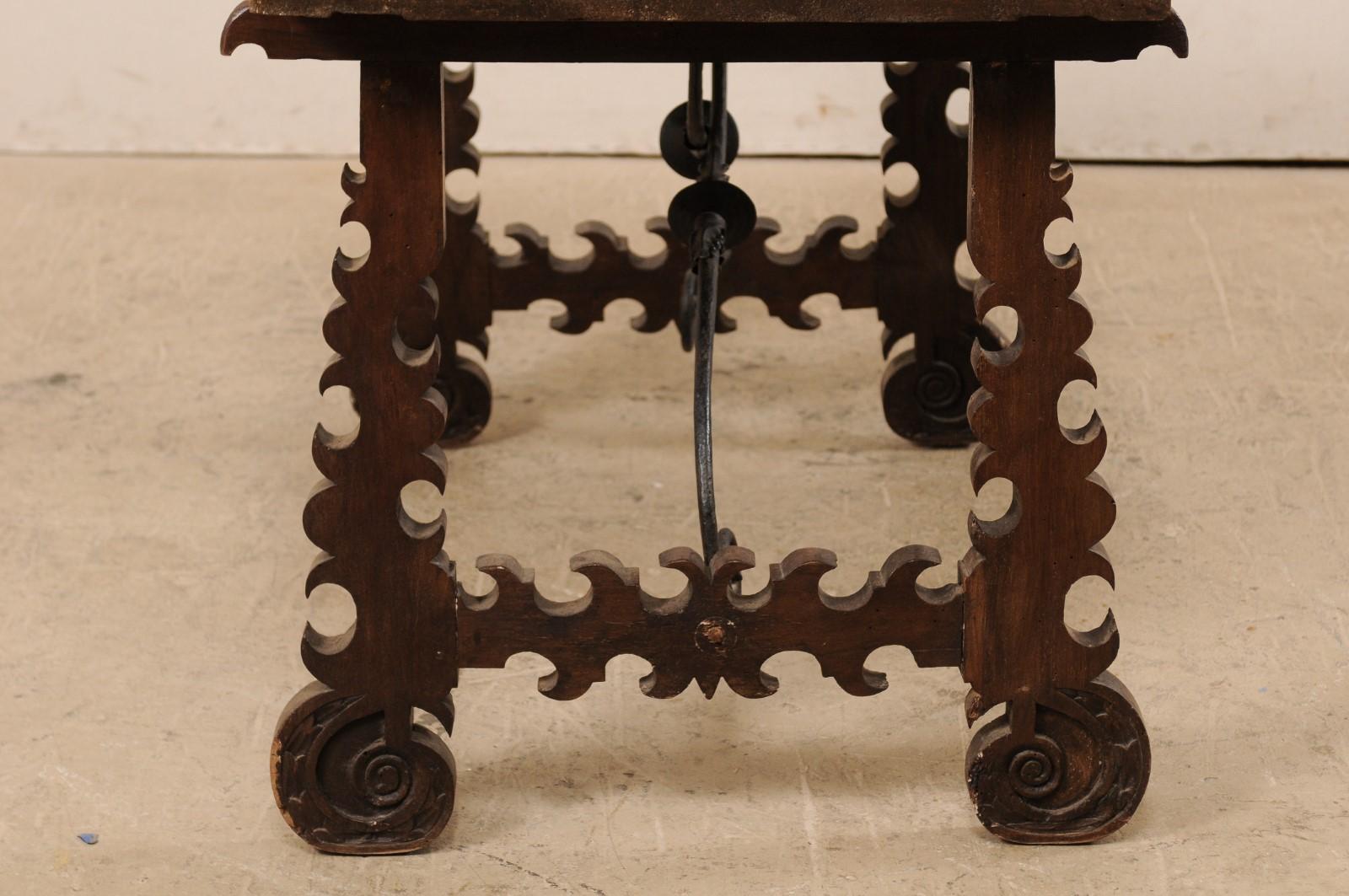 Table à tréteaux baroque espagnole du 18ème siècle en bois à pieds en forme de lyre avec traverse en fer en vente 1