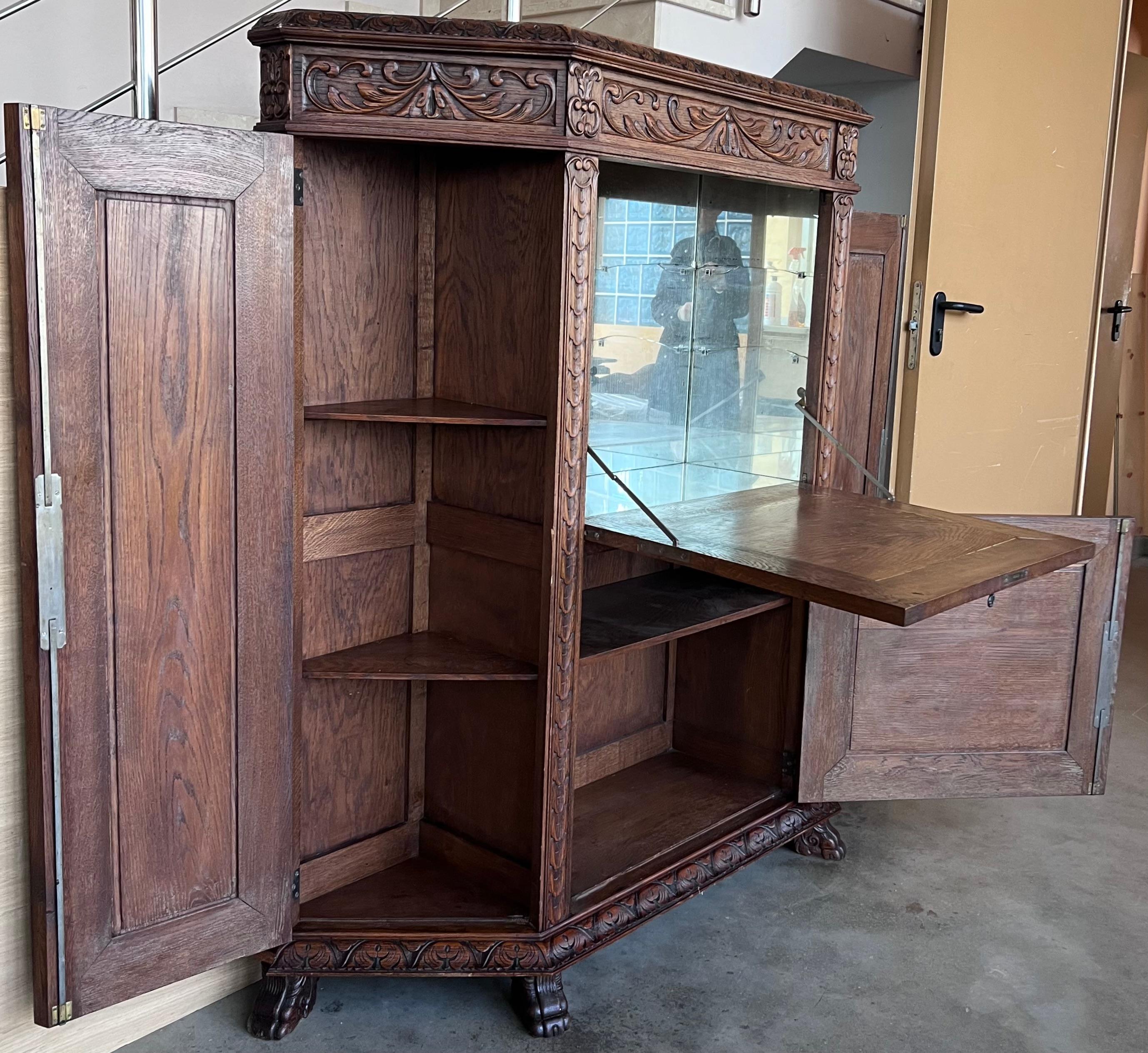 XX secolo Mobile bar bar barocco spagnolo in noce intagliato, anni '1910 in vendita