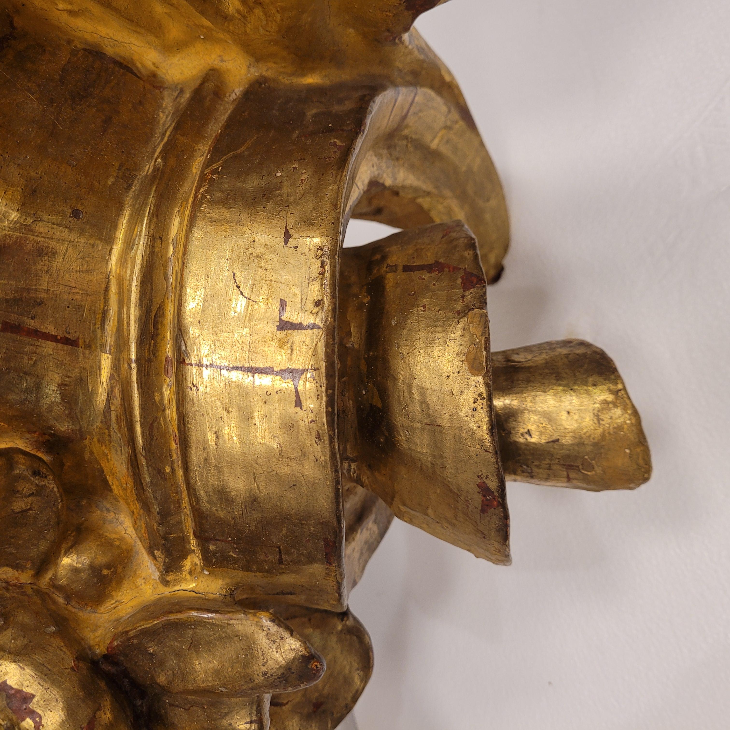 Spanischer Barock Geschnitztes vergoldetes Holz Fragment eines Altaraufsatzes im Angebot 2