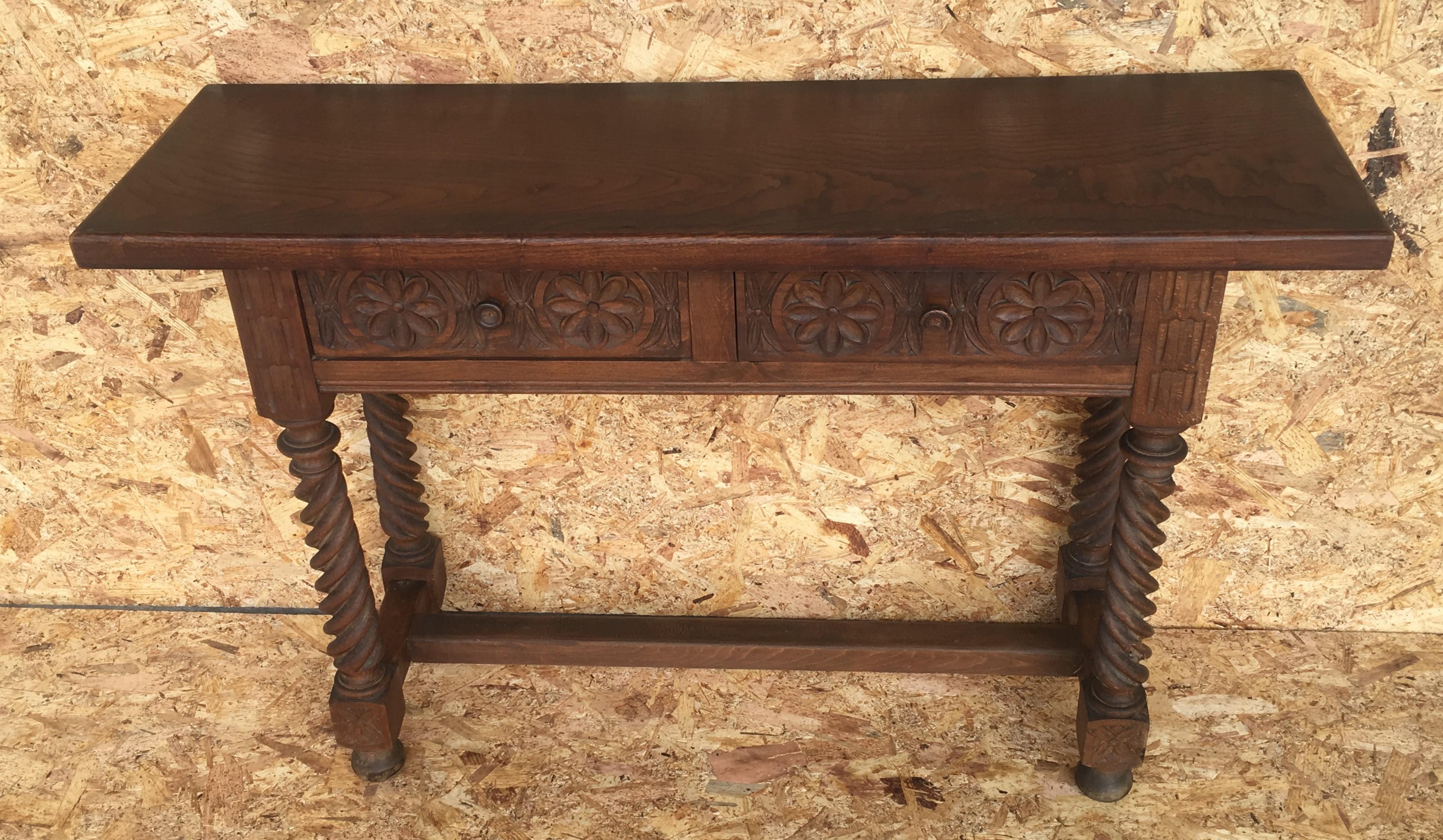 Spanish Baroque Carved Walnut Console Table with Two Drawers, circa 1860 In Good Condition In Miami, FL