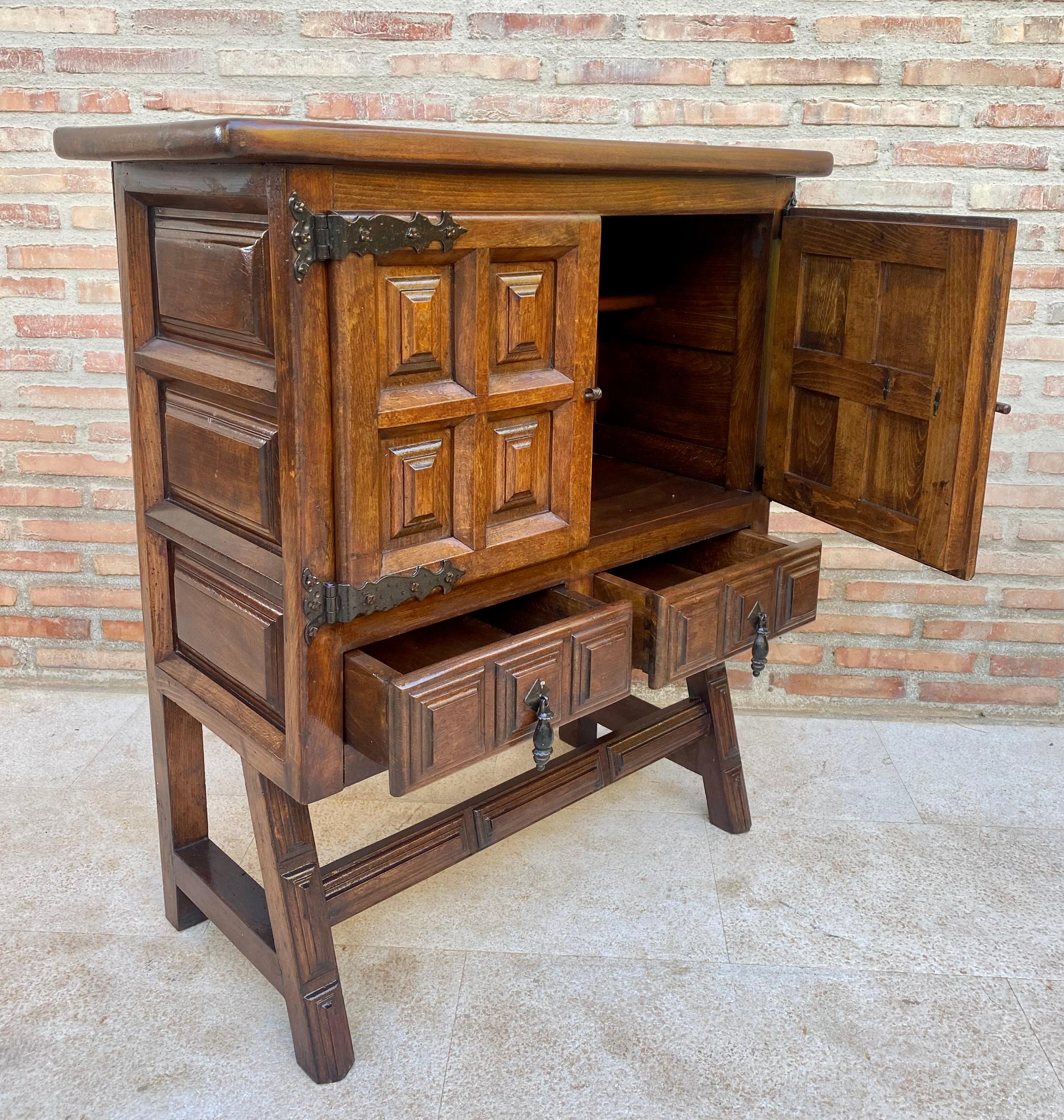 Mid-20th Century Spanish Baroque Chest of Drawers in Carved Walnut, 1940s For Sale
