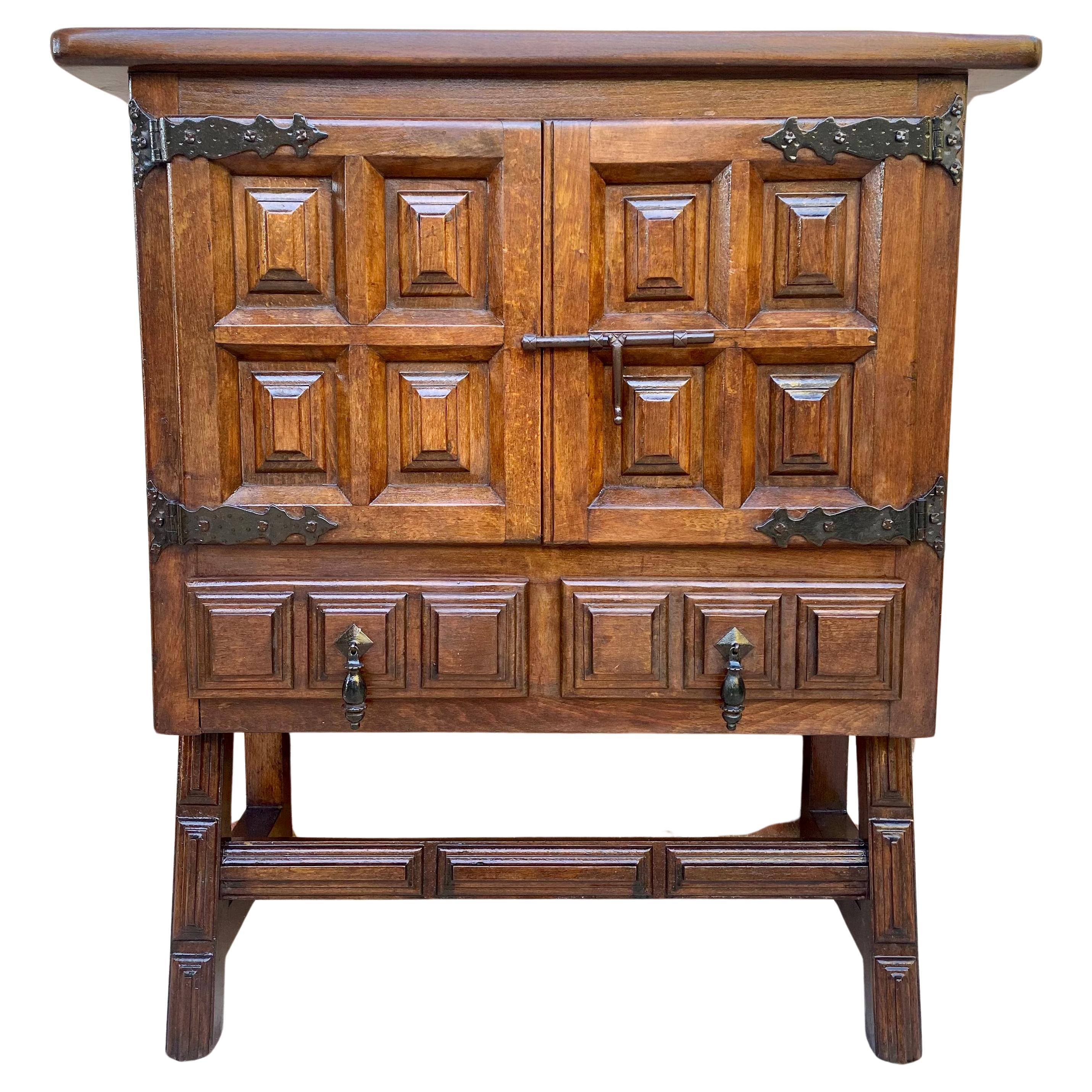 Spanish Baroque Chest of Drawers in Carved Walnut, 1940s For Sale