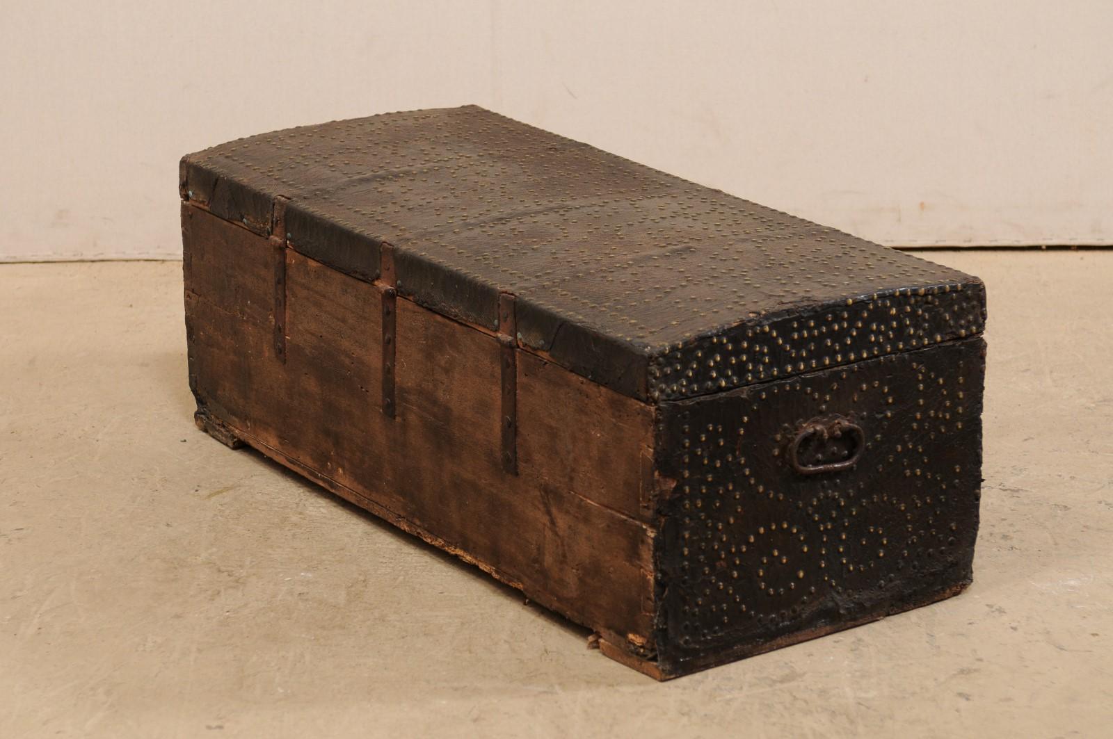 Spanish Baroque Leather-Wrapped Coffer Adorn with Brass Accents, 18th Century For Sale 7