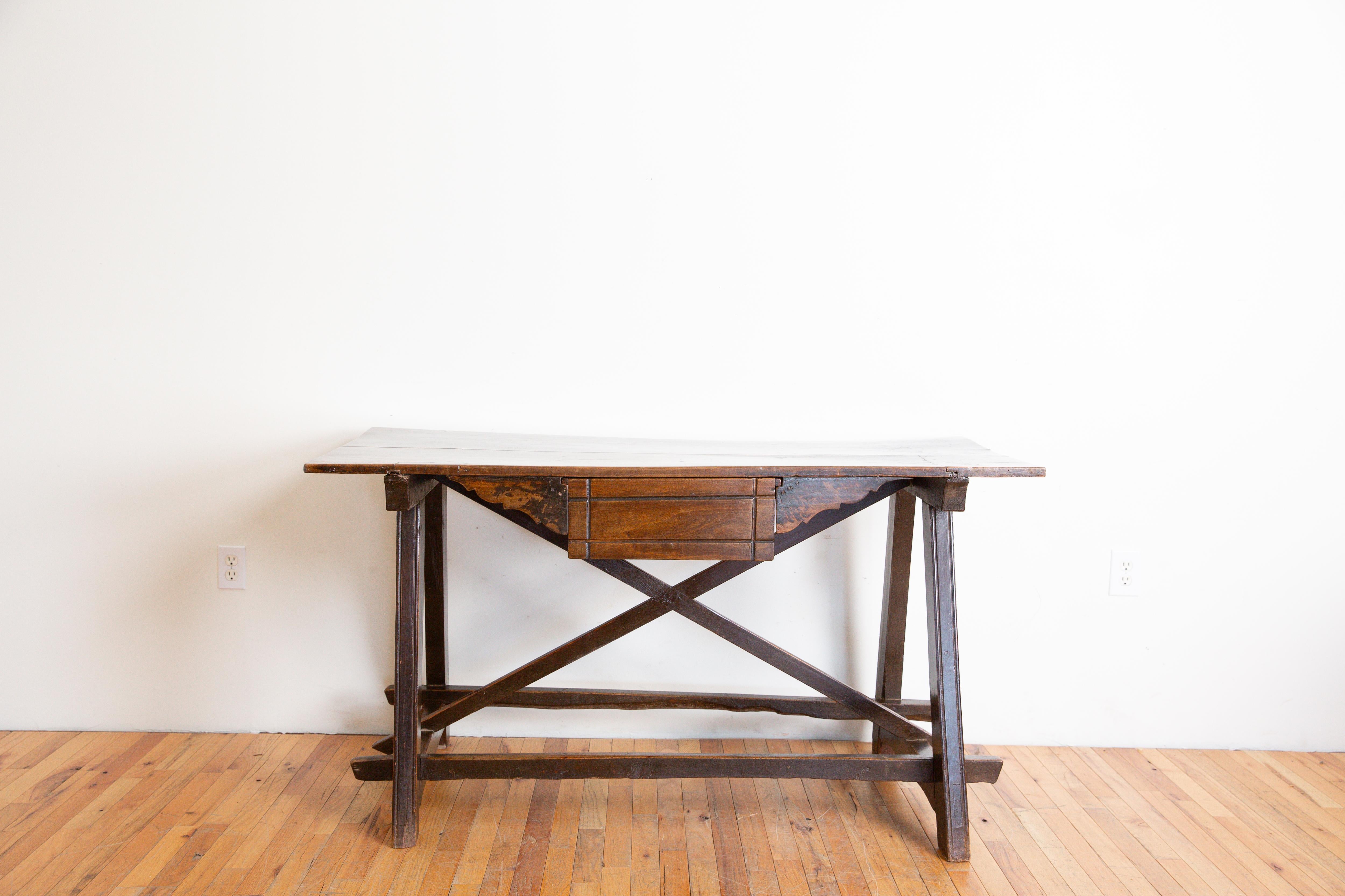 Baroque Table de bureau ou de travail espagnole d'époque baroque à 1 tiroir, fin du 17ème siècle en vente