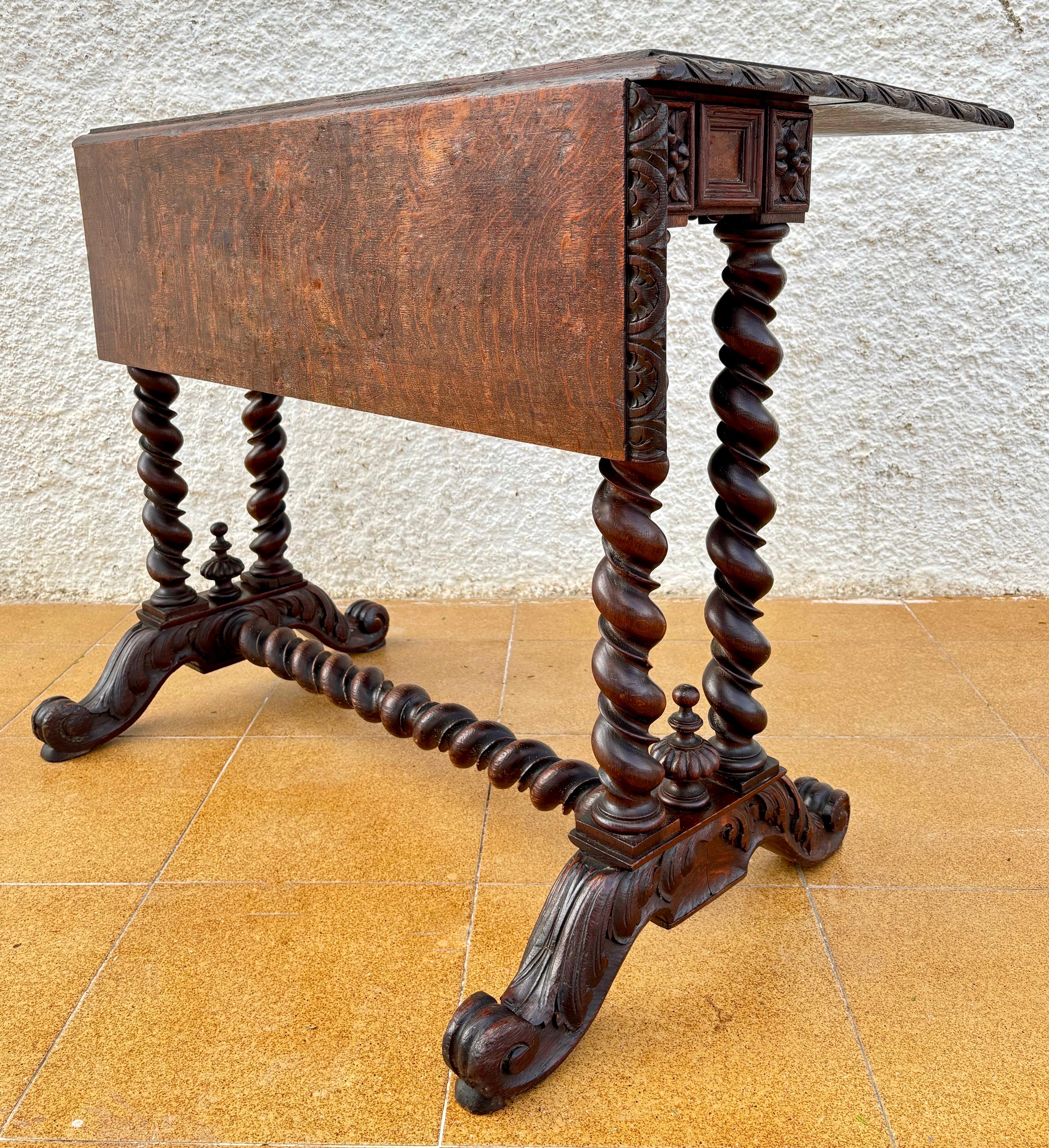 Spanish Baroque Revival Drop-Leaf Table with Carved Barley Twist Legs, c.1890 In Good Condition For Sale In BÉTERA, ES
