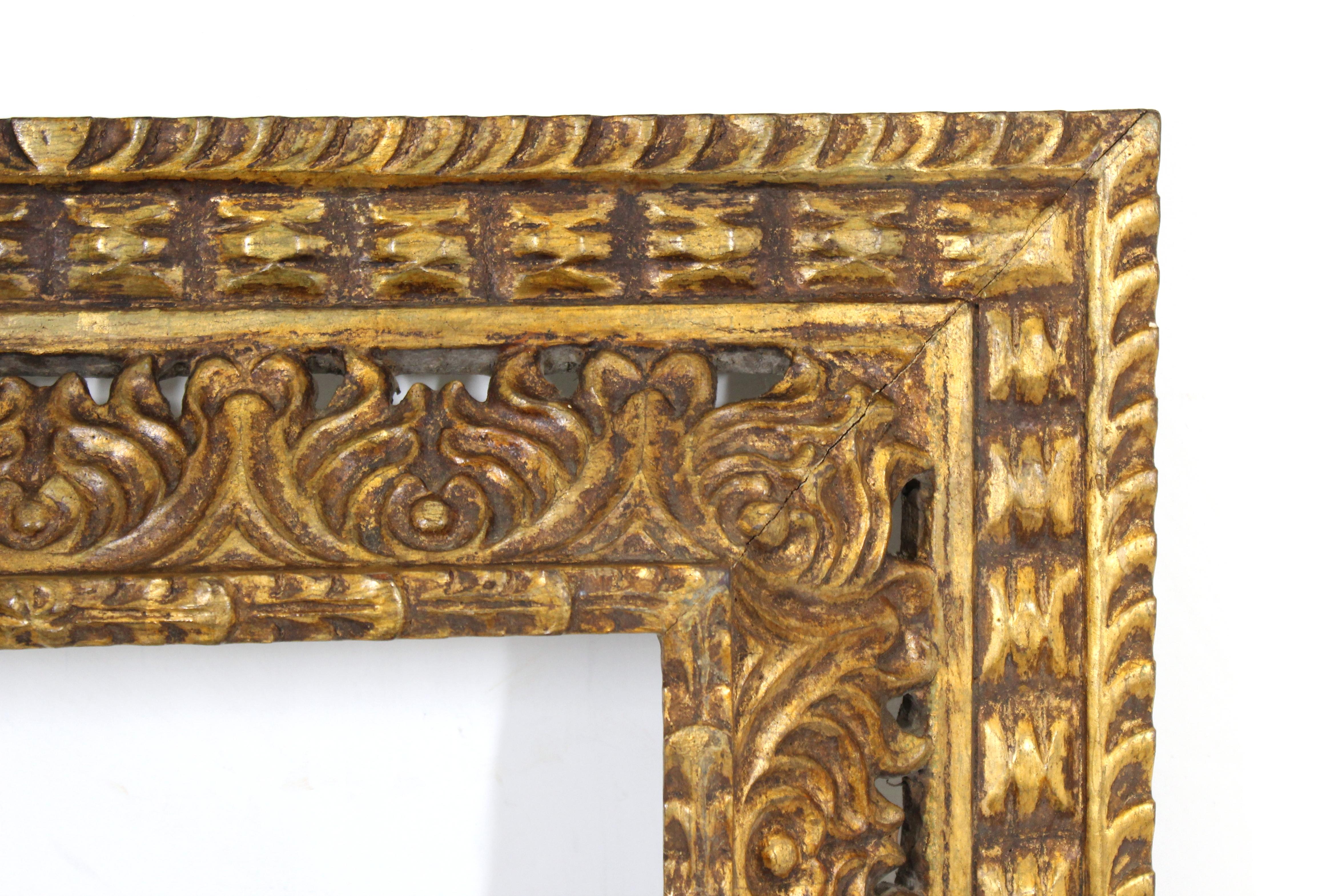 Cadre en bois doré sculpté de style néo-baroque espagnol Bon état - En vente à New York, NY