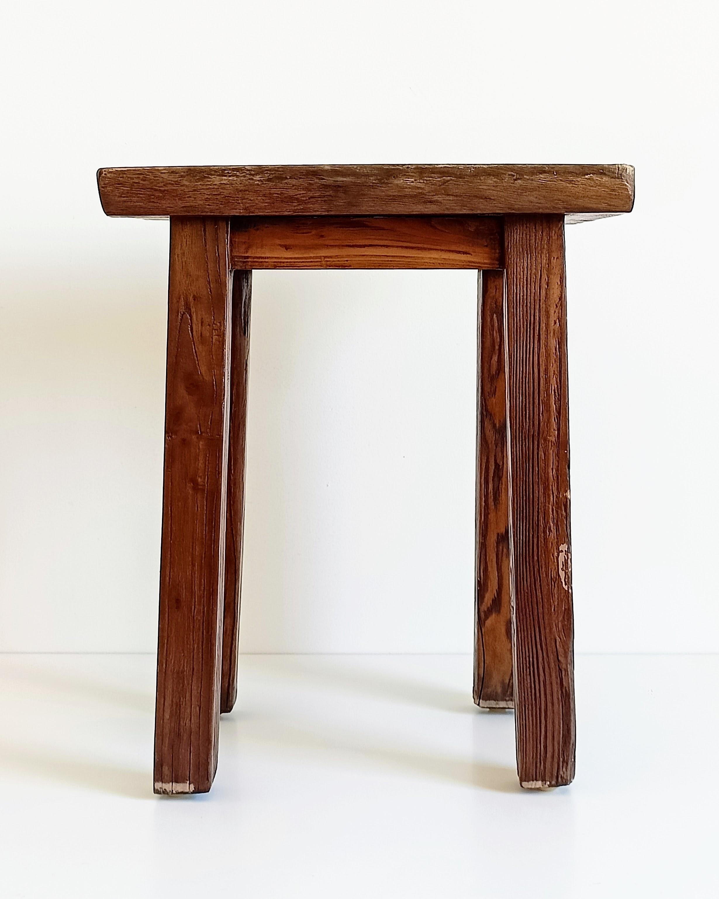 Spanish Baroque Rustic Oak Wood Side Table or Stool, Early 18th-C (Spanisch Kolonial) im Angebot