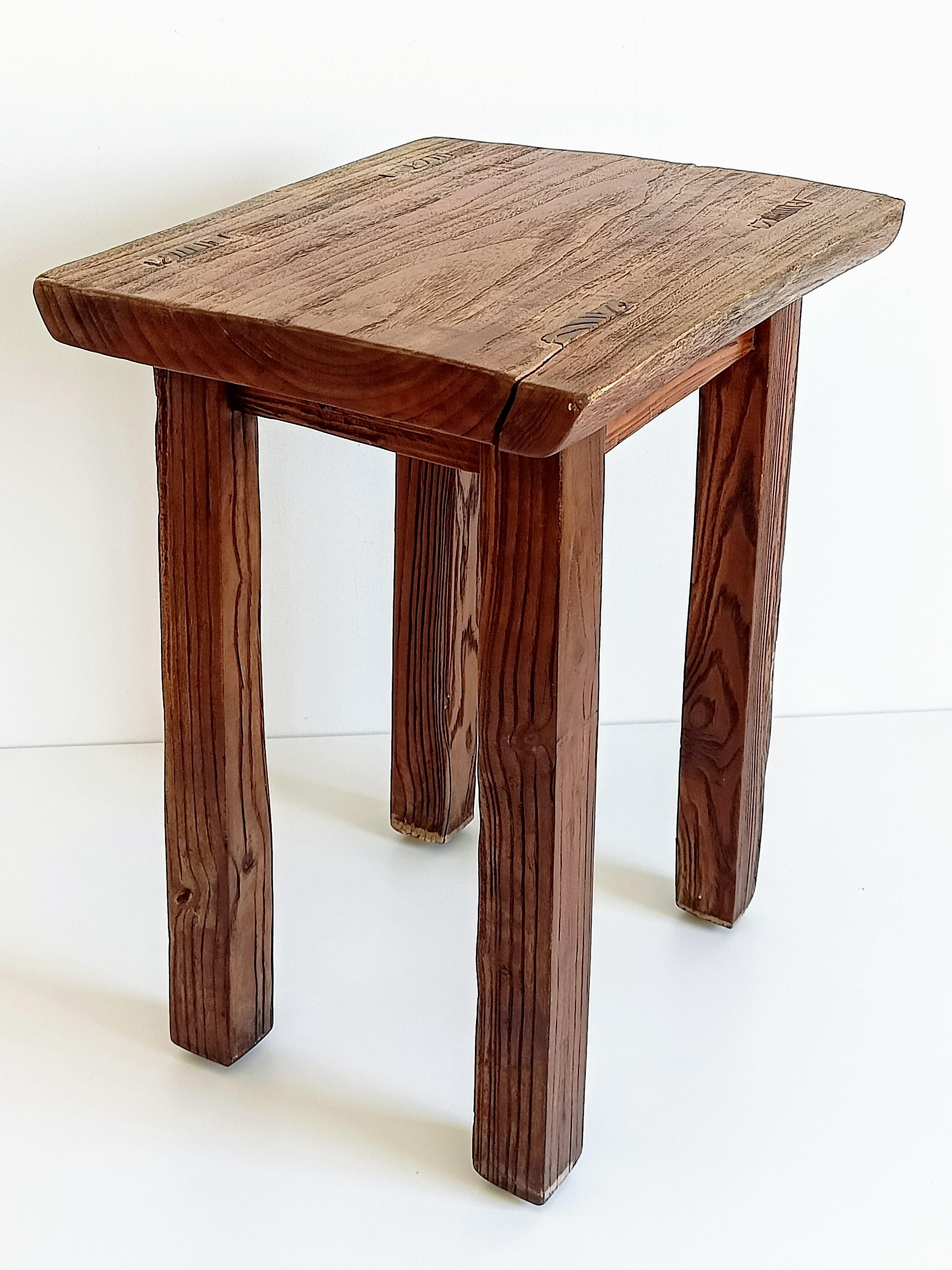 Spanish Baroque Rustic Oak Wood Side Table or Stool, Early 18th-C (Spanisch) im Angebot