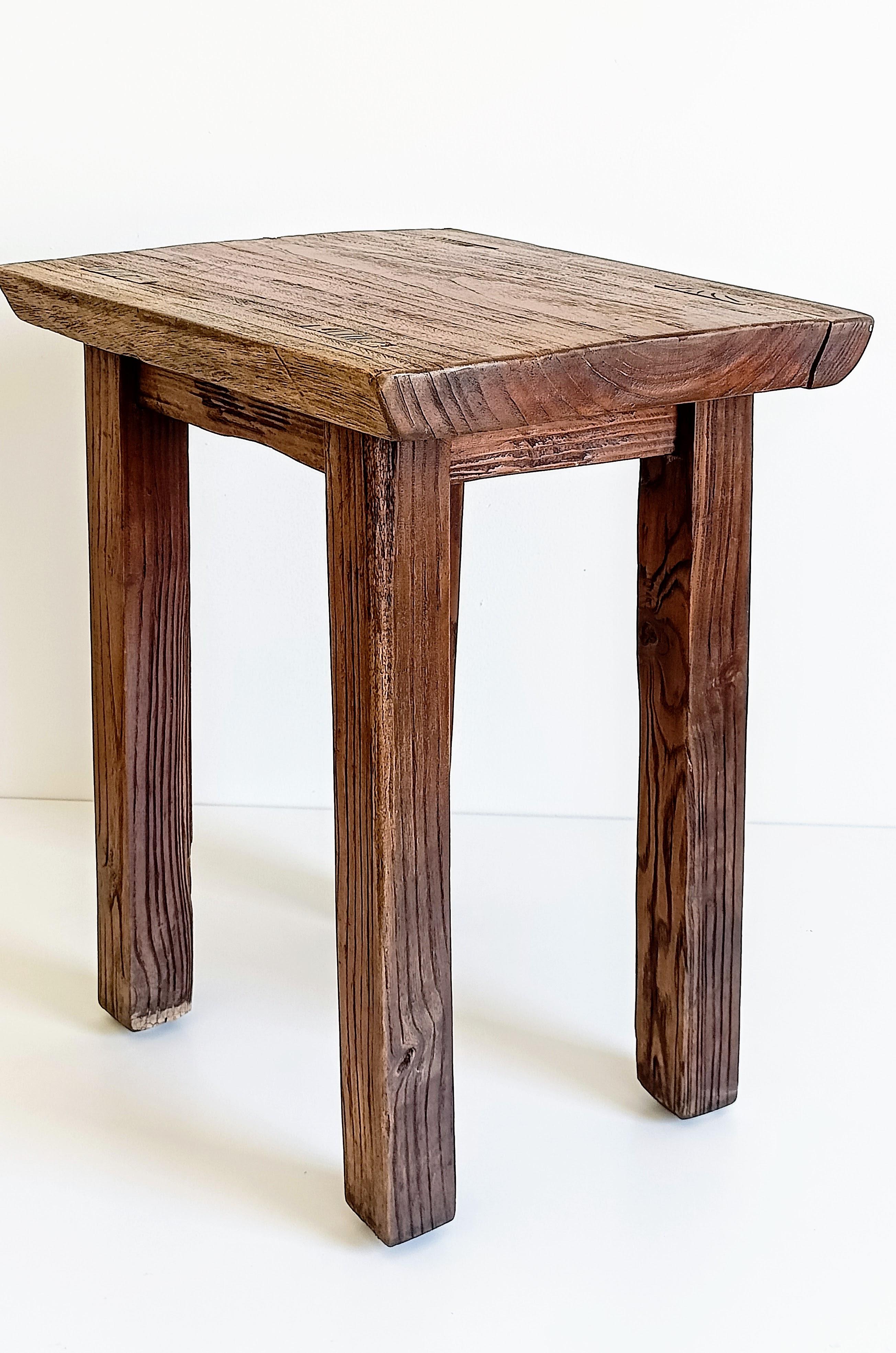 Spanish Baroque Rustic Oak Wood Side Table or Stool, Early 18th-C (Handgefertigt) im Angebot