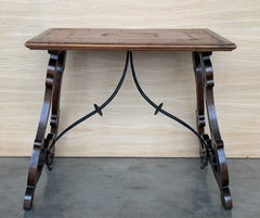 Tavolino barocco spagnolo con gambe a lira e piano intarsiato, 1850