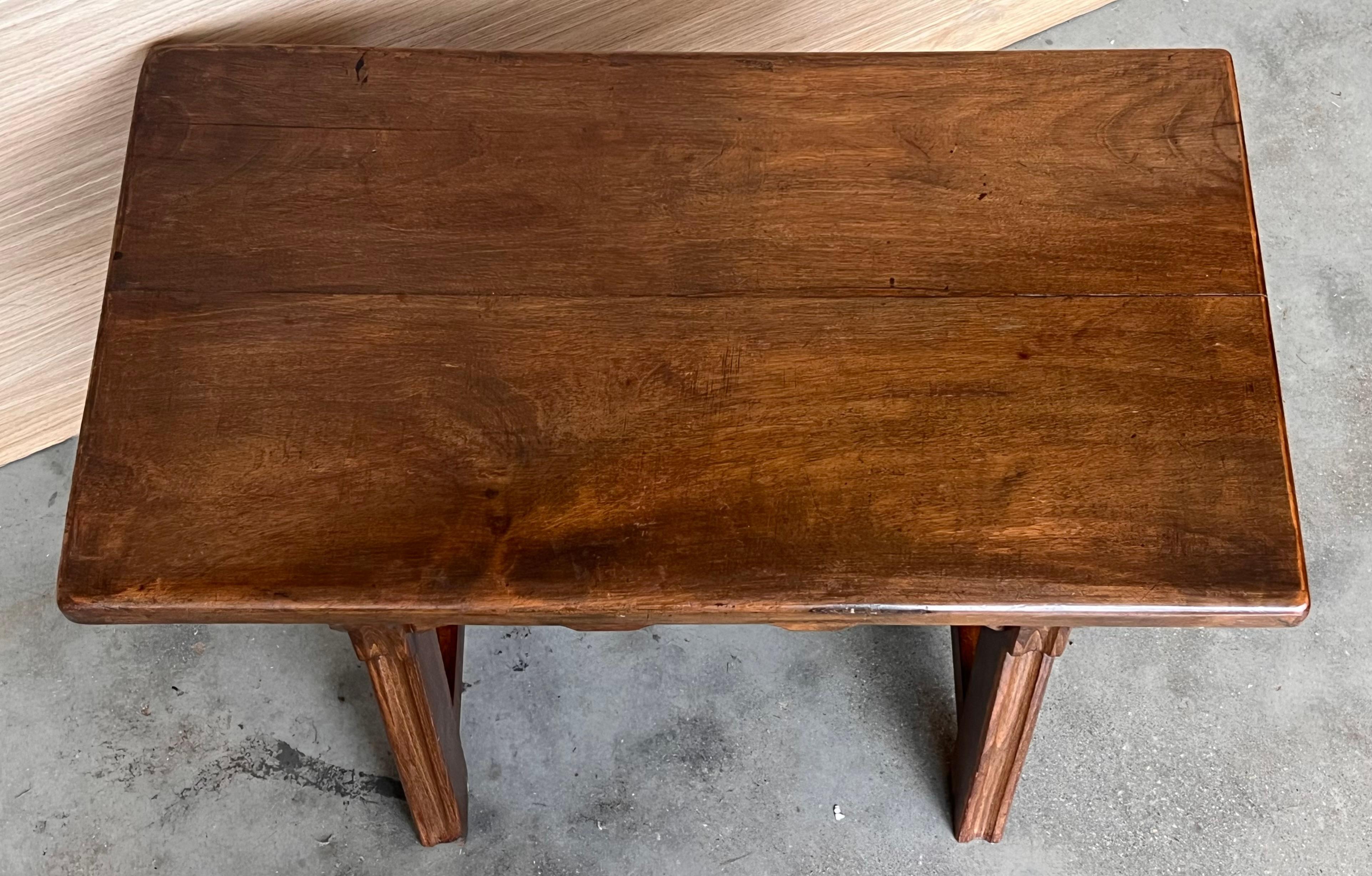 Spanish Baroque Side Table with Wood Stretcher and Carved Top in Walnut For Sale 3