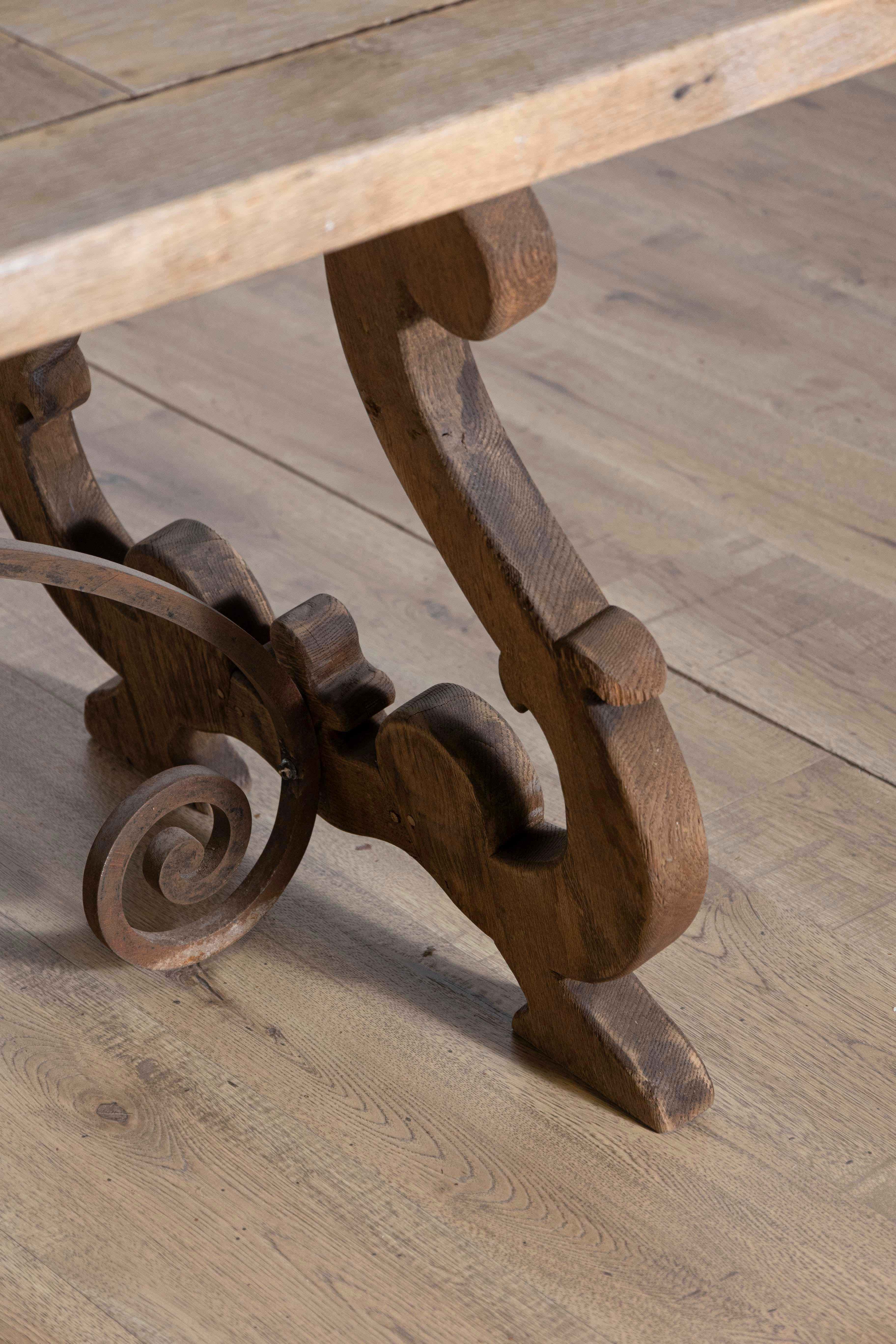 20th Century Spanish Baroque Style 1900s Bleached Oak Fratino Table with Carved Lyre Base For Sale