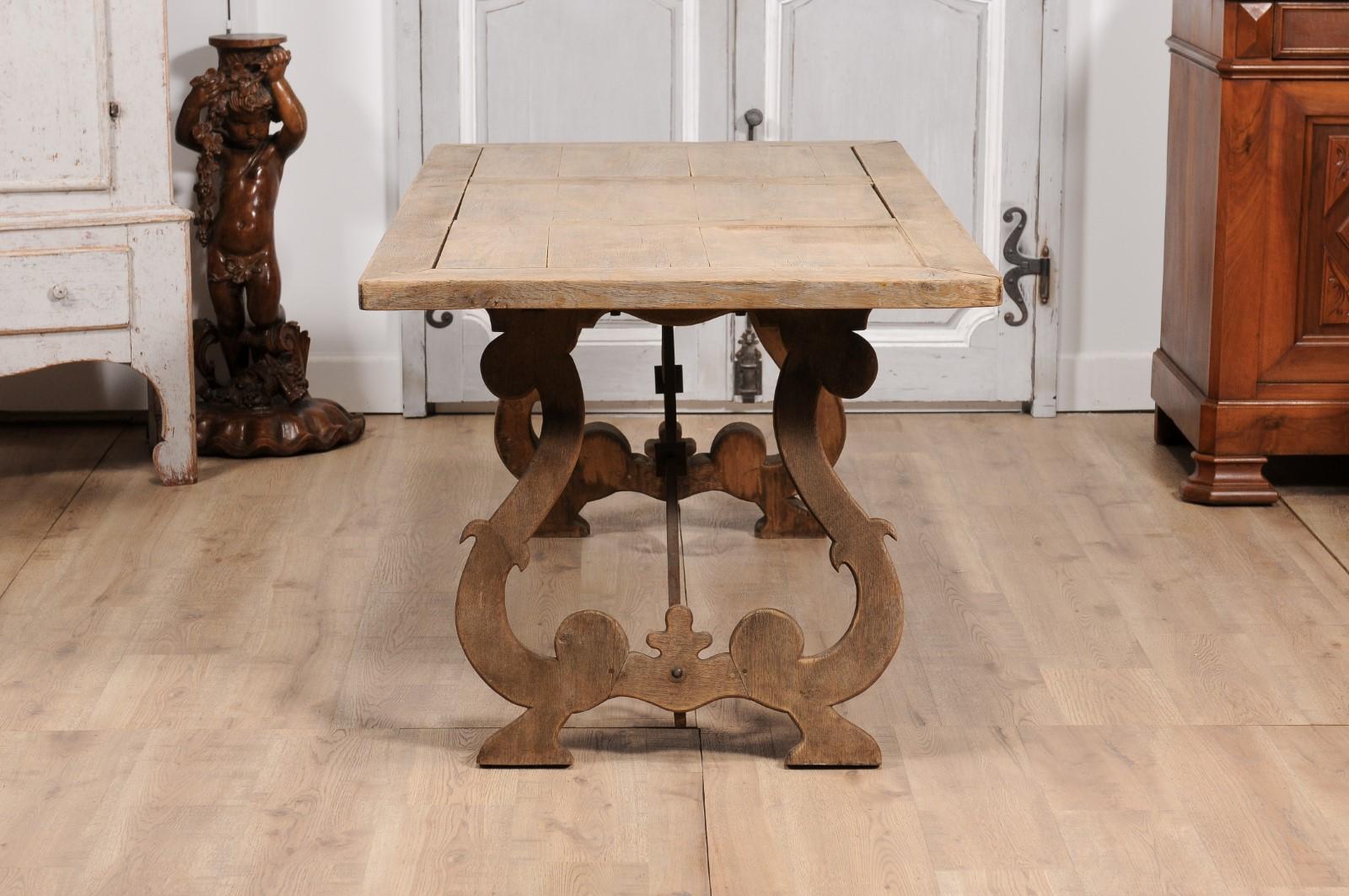 Spanish Baroque Style 1900s Bleached Oak Fratino Table with Carved Lyre Base For Sale 2