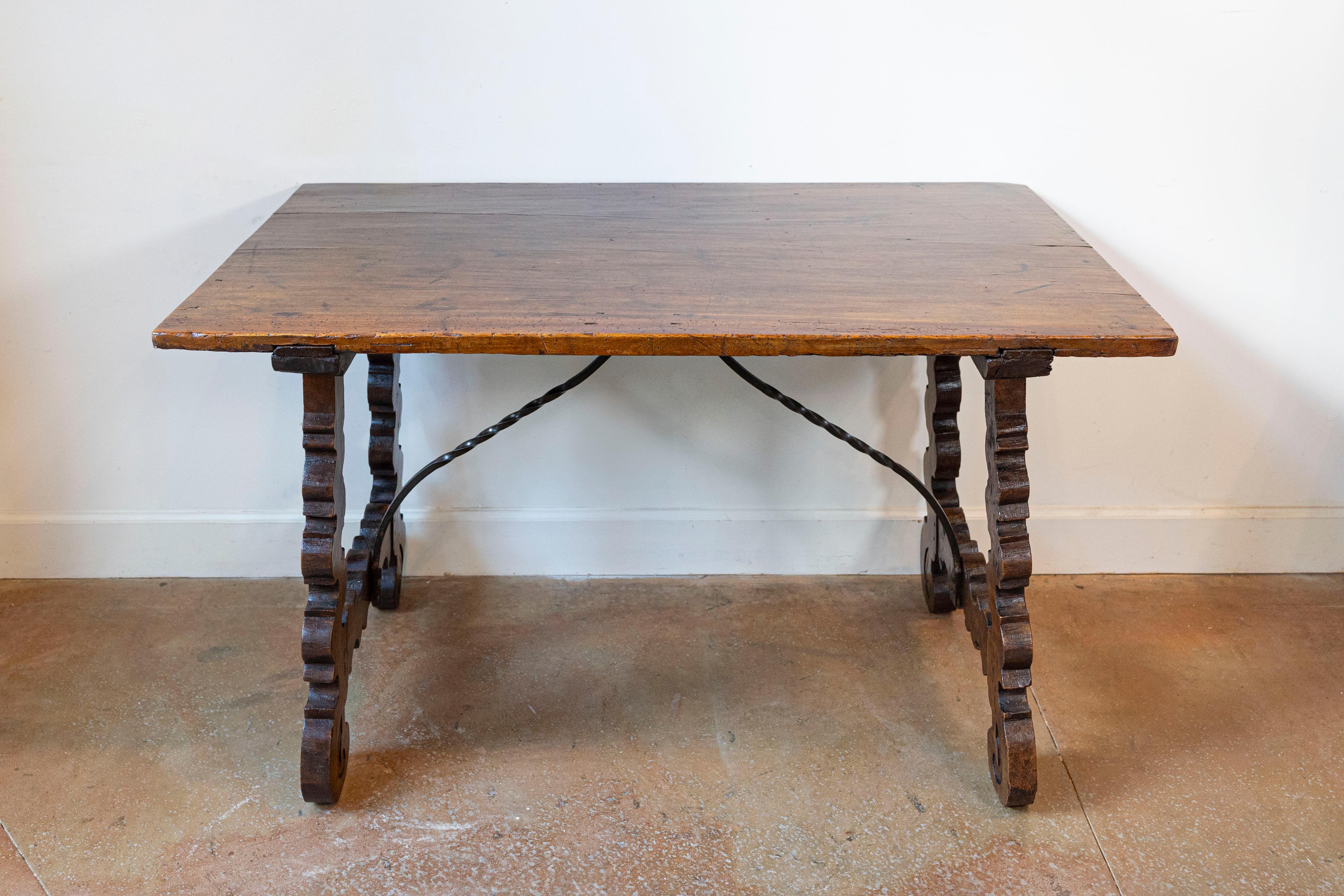 Carved Spanish Baroque Style 19th Century Walnut Fratino Table with Lyre Shaped Base For Sale