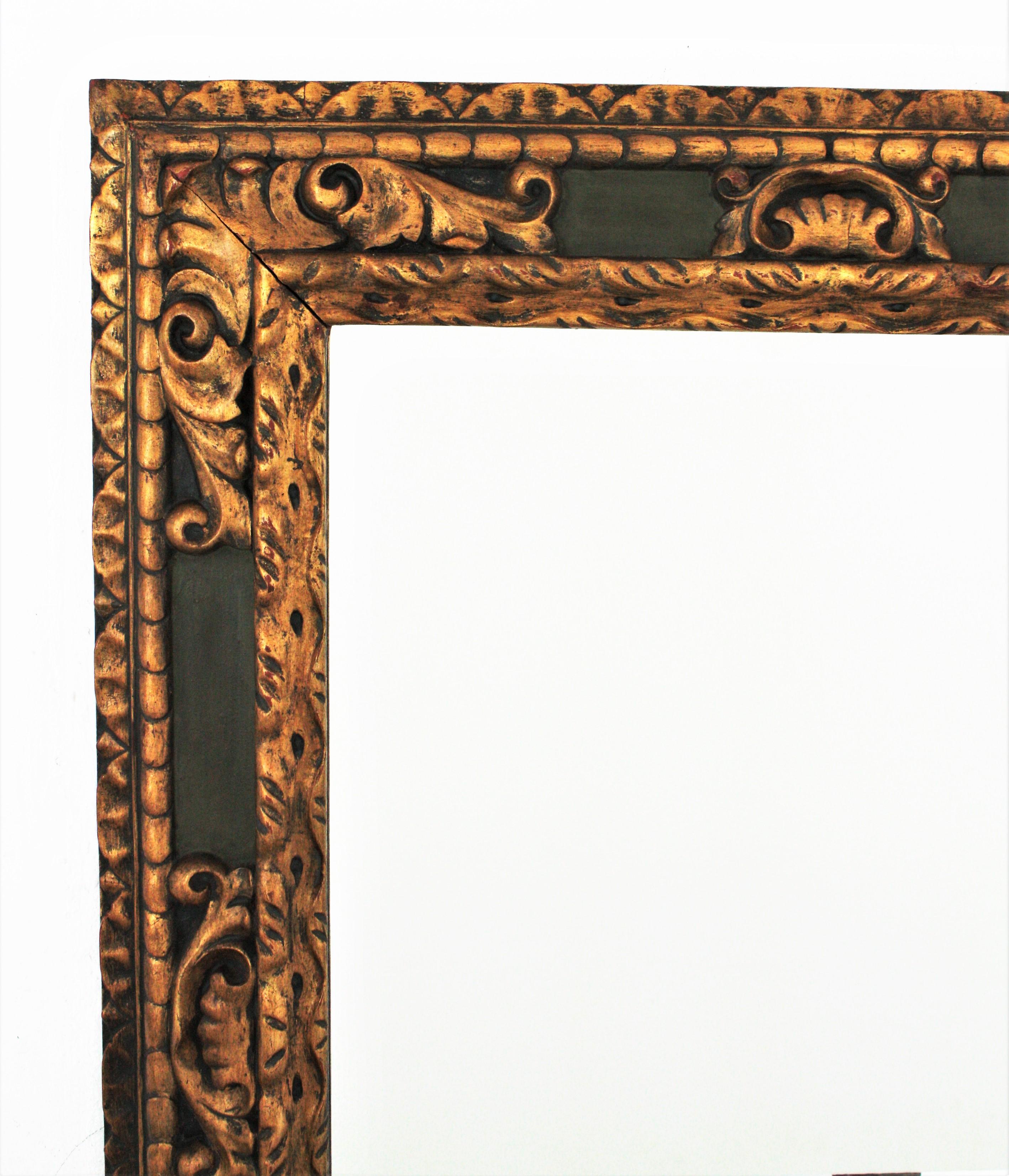 Spanish Baroque Style Parcel-Gilt Carved Wood Large Mirror, 19th Century 2