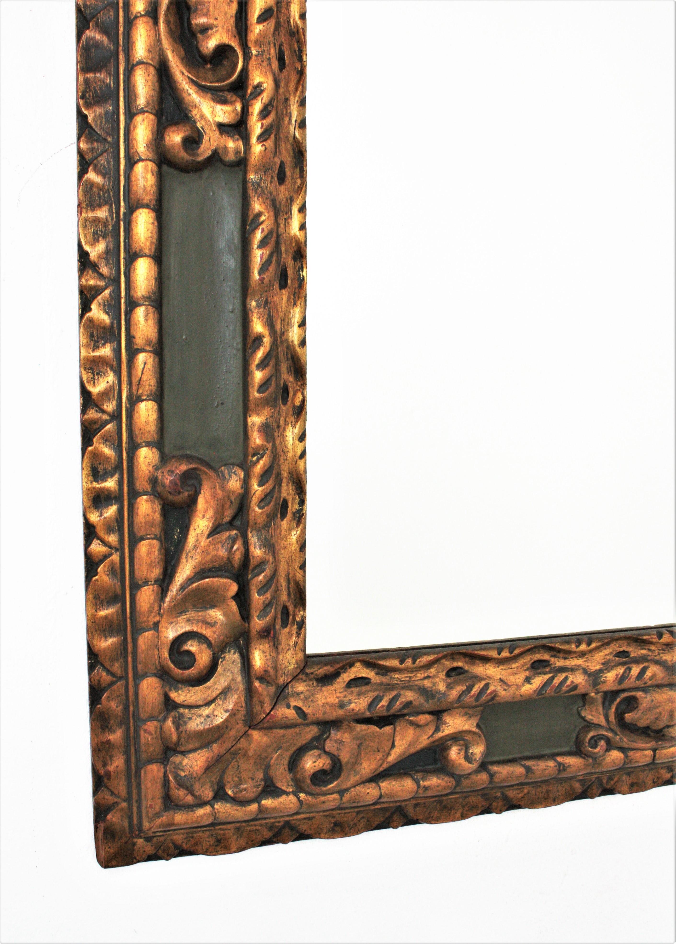 Spanish Baroque Style Parcel-Gilt Carved Wood Large Mirror, 19th Century 3