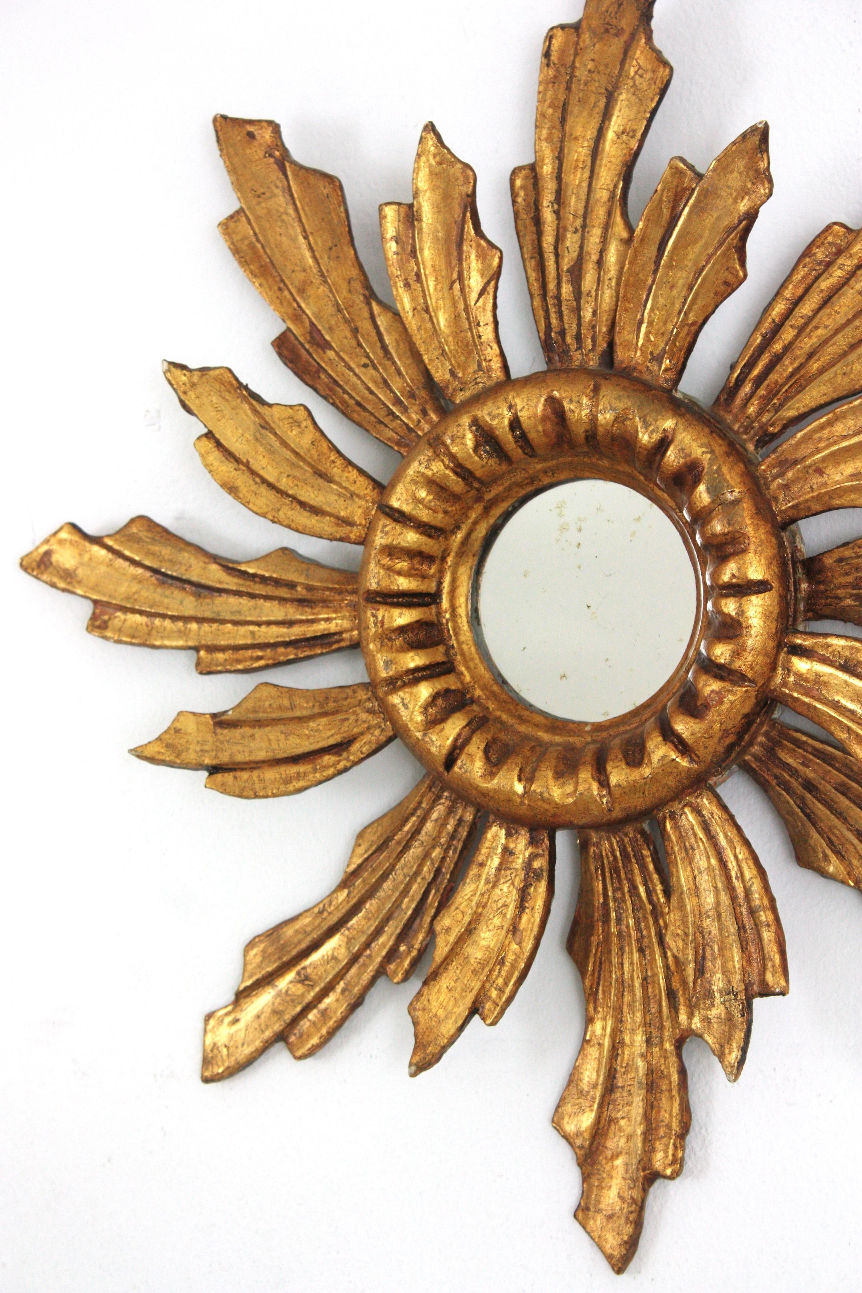 Miroir baroque espagnol Sunburst en bois doré sculpté en vente 3