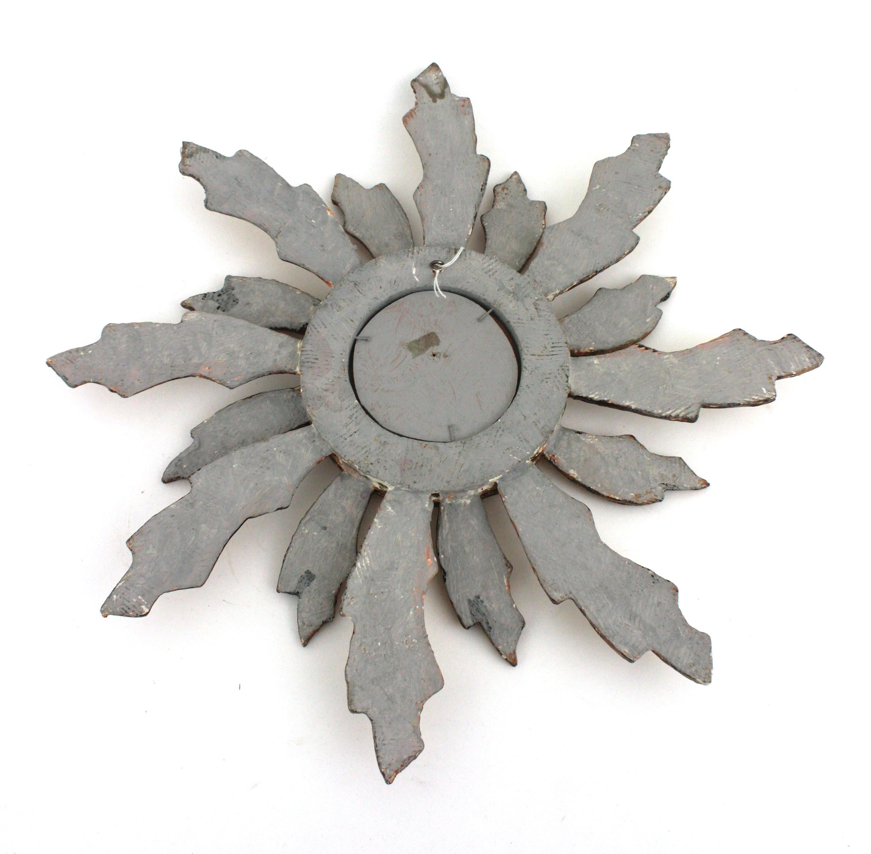 Spanischer Barockspiegel mit Sonnenschliff aus geschnitztem Giltwood im Angebot 6