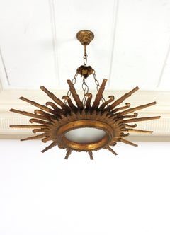 Spanische barocke Sunburst-Hängeleuchte aus geschnitztem Giltwood, 1940er Jahre