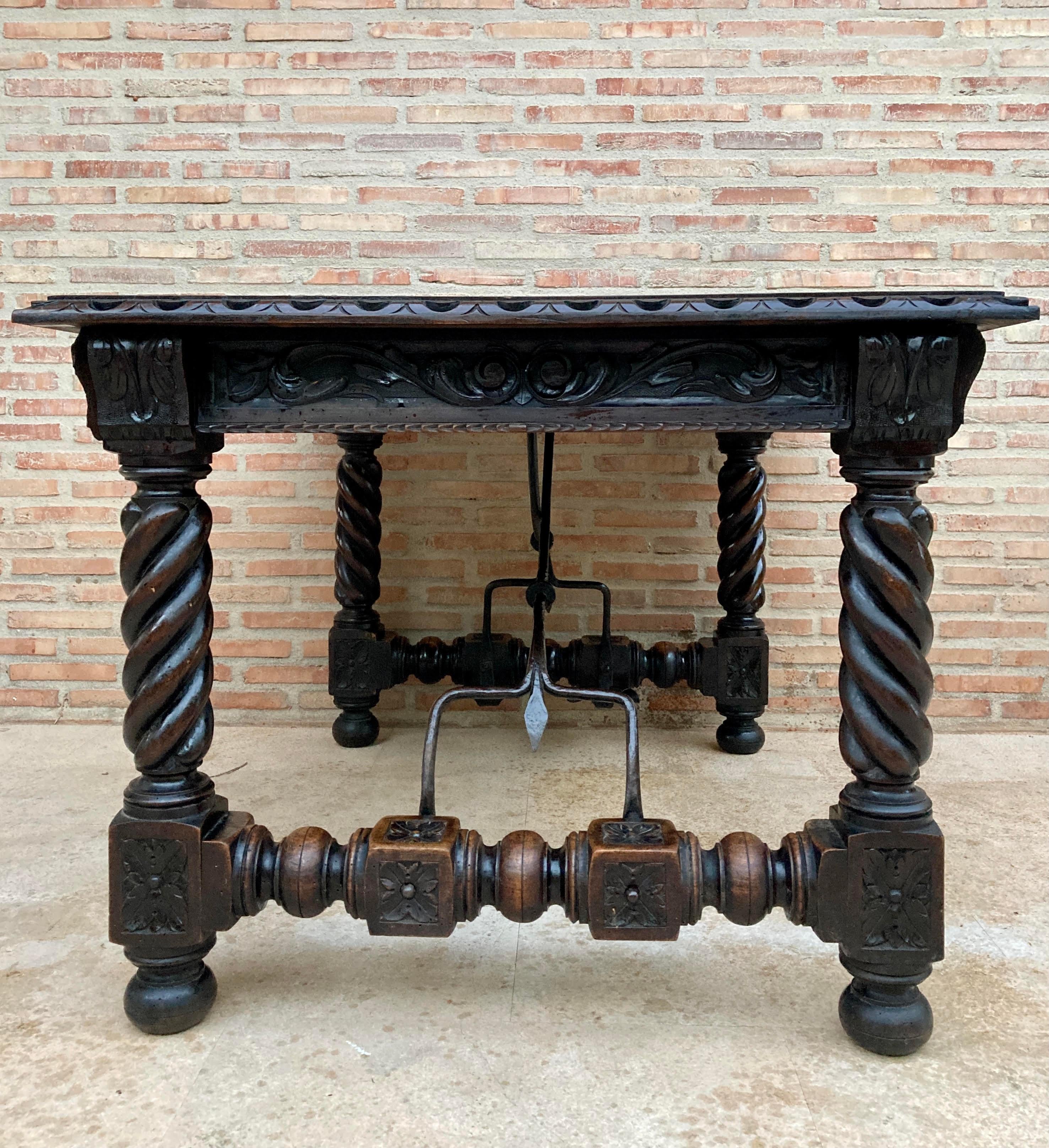 Spanish Baroque Table with Dark Walnut Solomonic Legs with Carved Structure and  For Sale 6