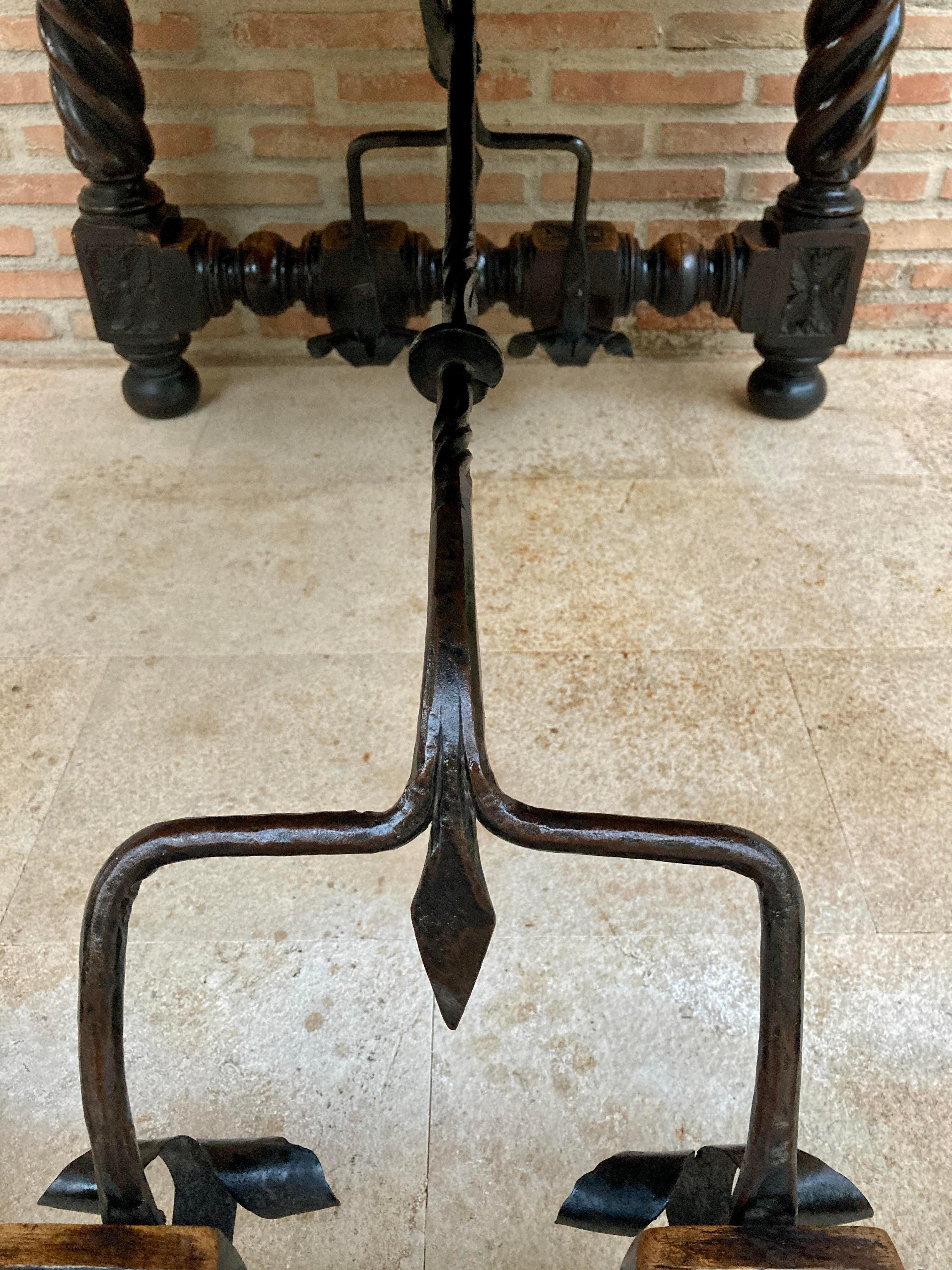 Spanish Baroque Table with Dark Walnut Solomonic Legs with Carved Structure and  For Sale 9