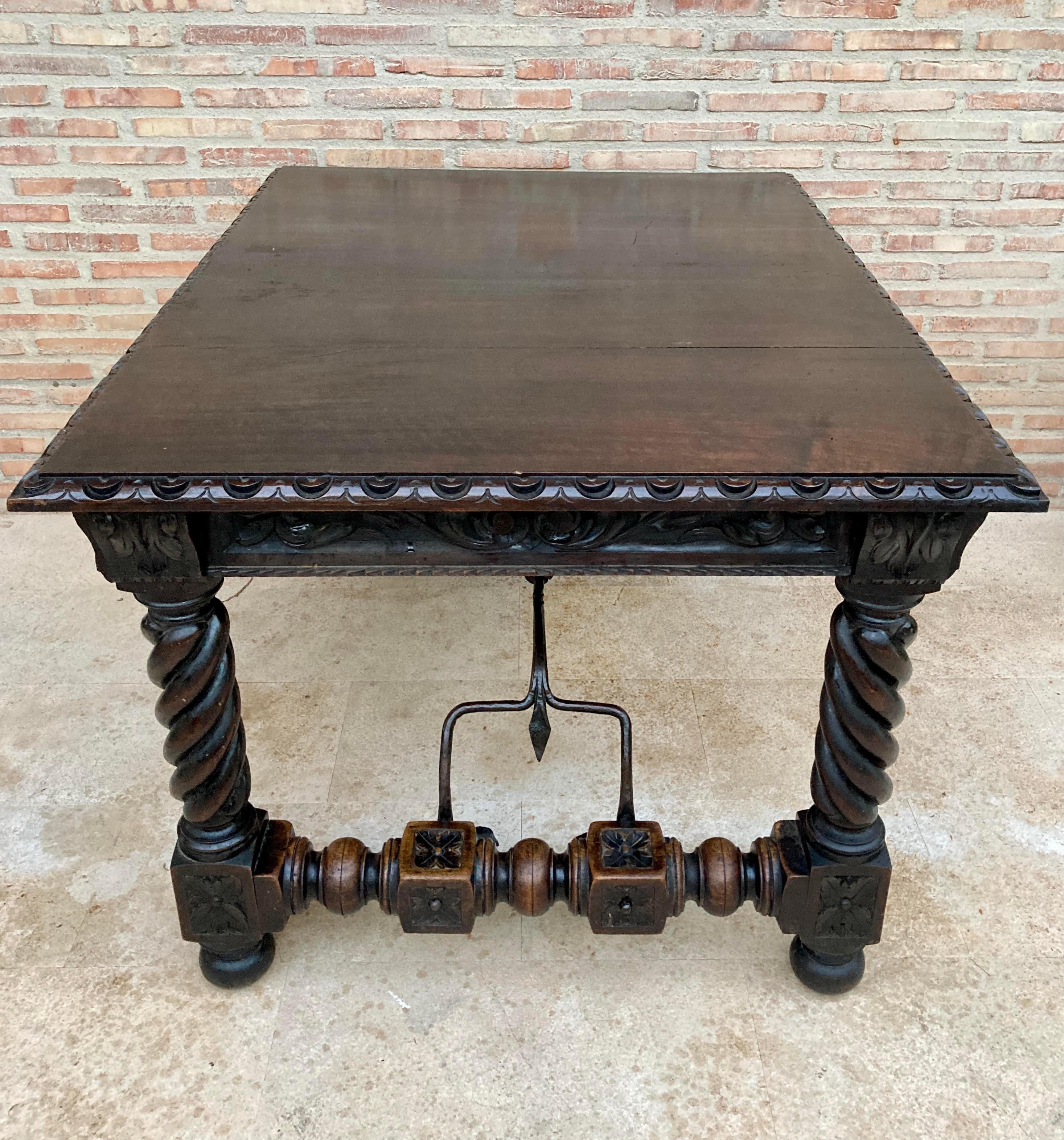 Spanish Baroque Table with Dark Walnut Solomonic Legs with Carved Structure and  For Sale 1