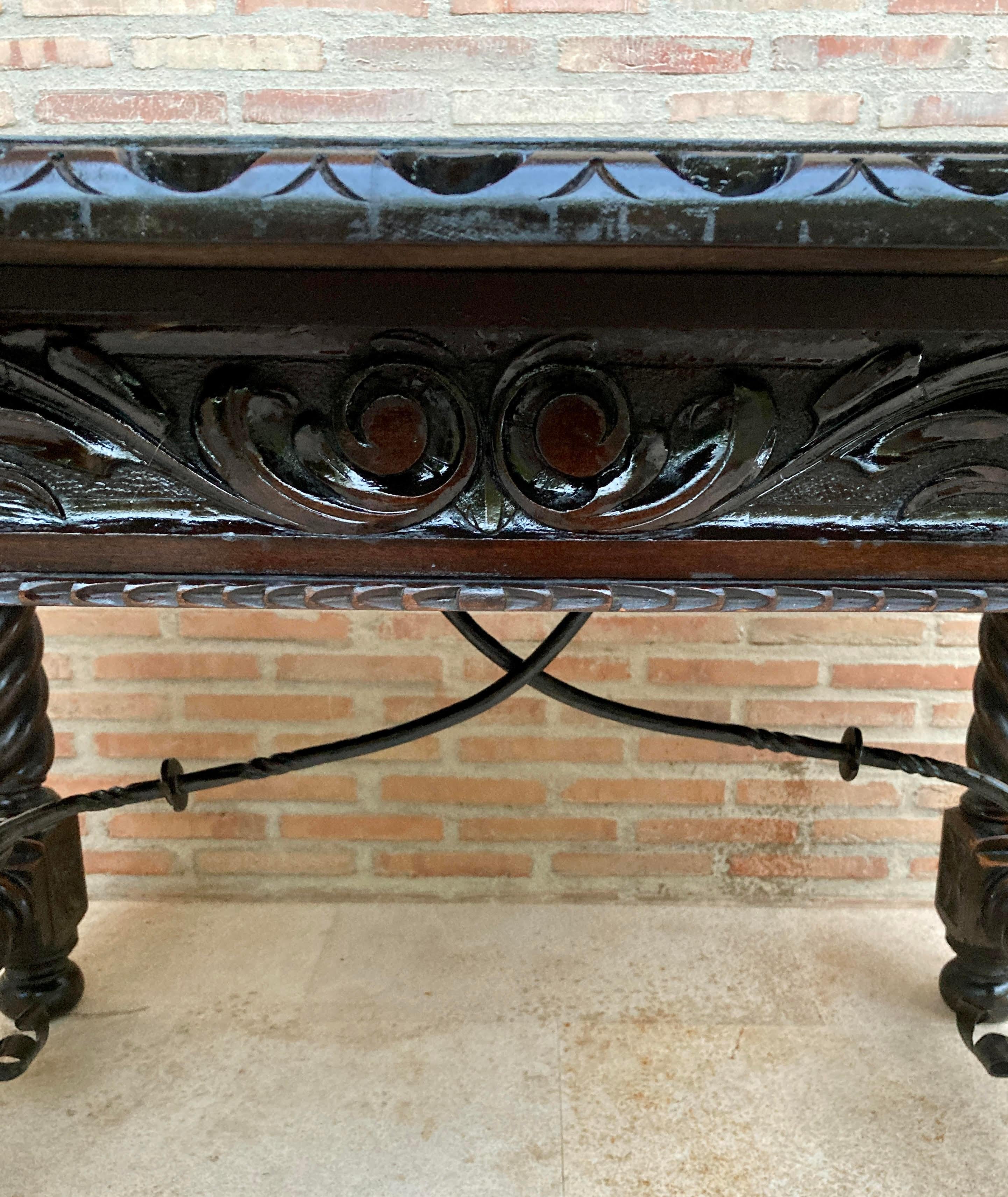 Spanish Baroque Table with Dark Walnut Solomonic Legs with Carved Structure and  For Sale 3