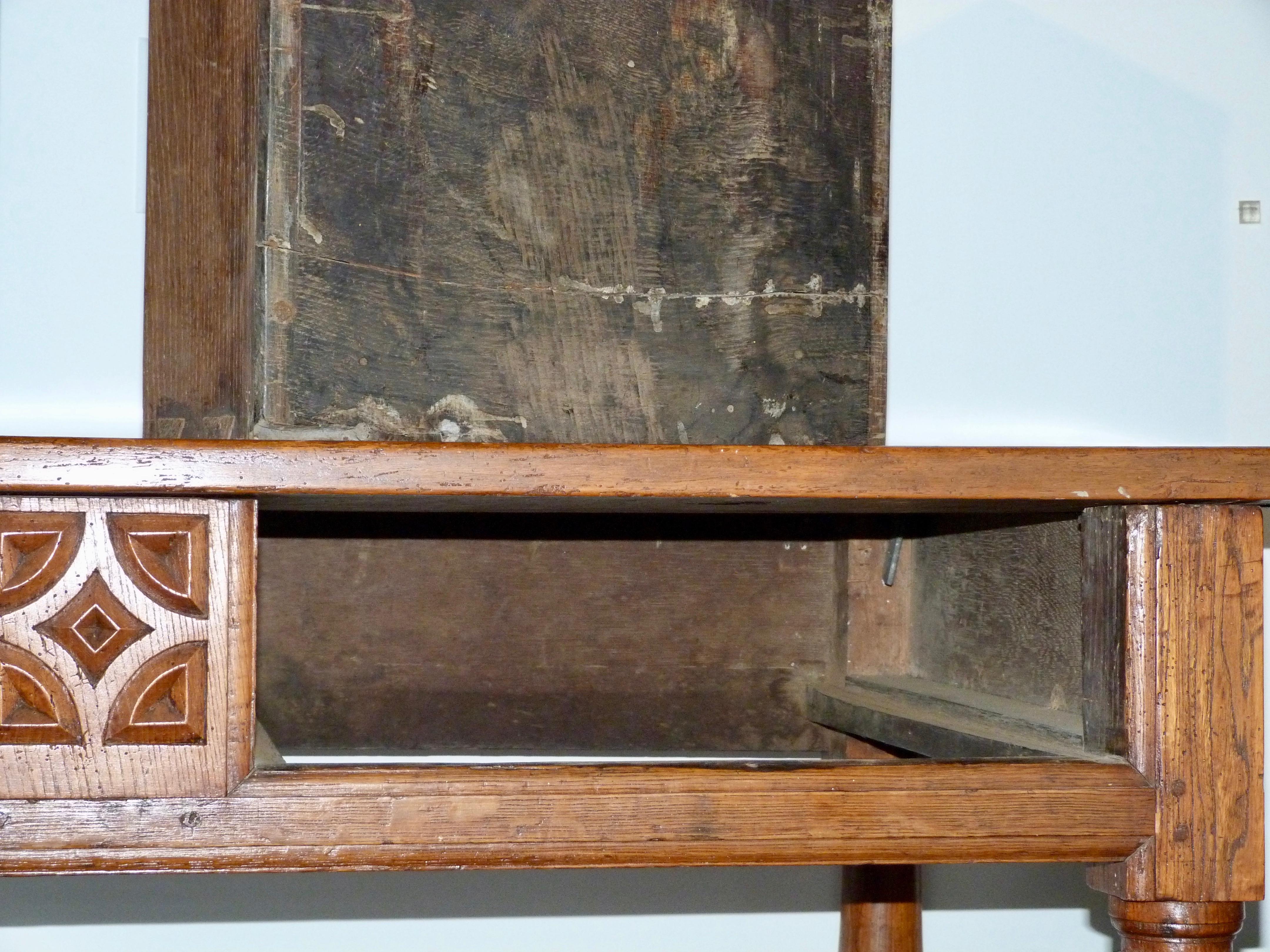 Spanish Baroque Walnut Desk Table, Late 17th Century For Sale 2