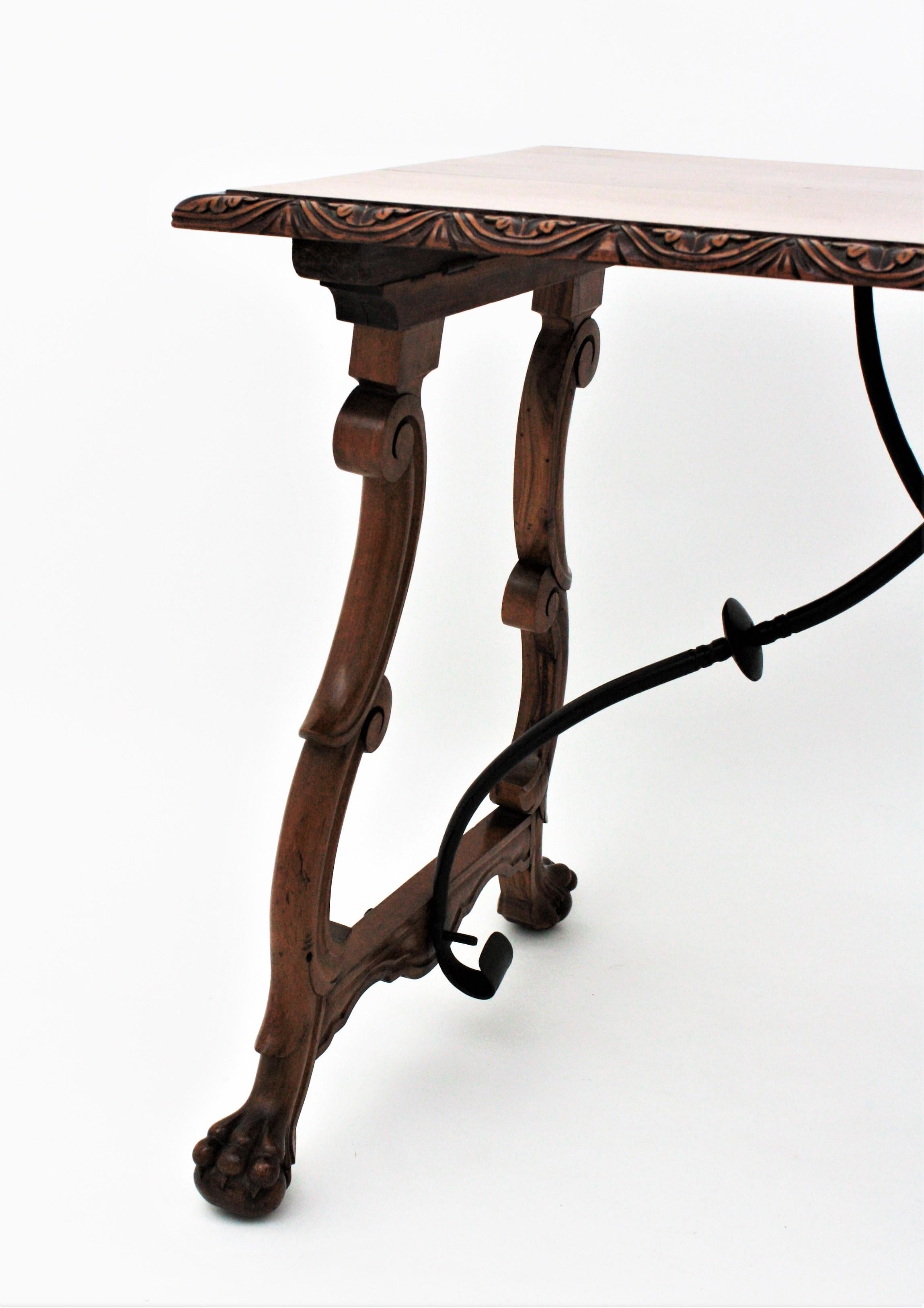 Spanish Baroque Fratino Table in Carved Walnut Wood For Sale 3