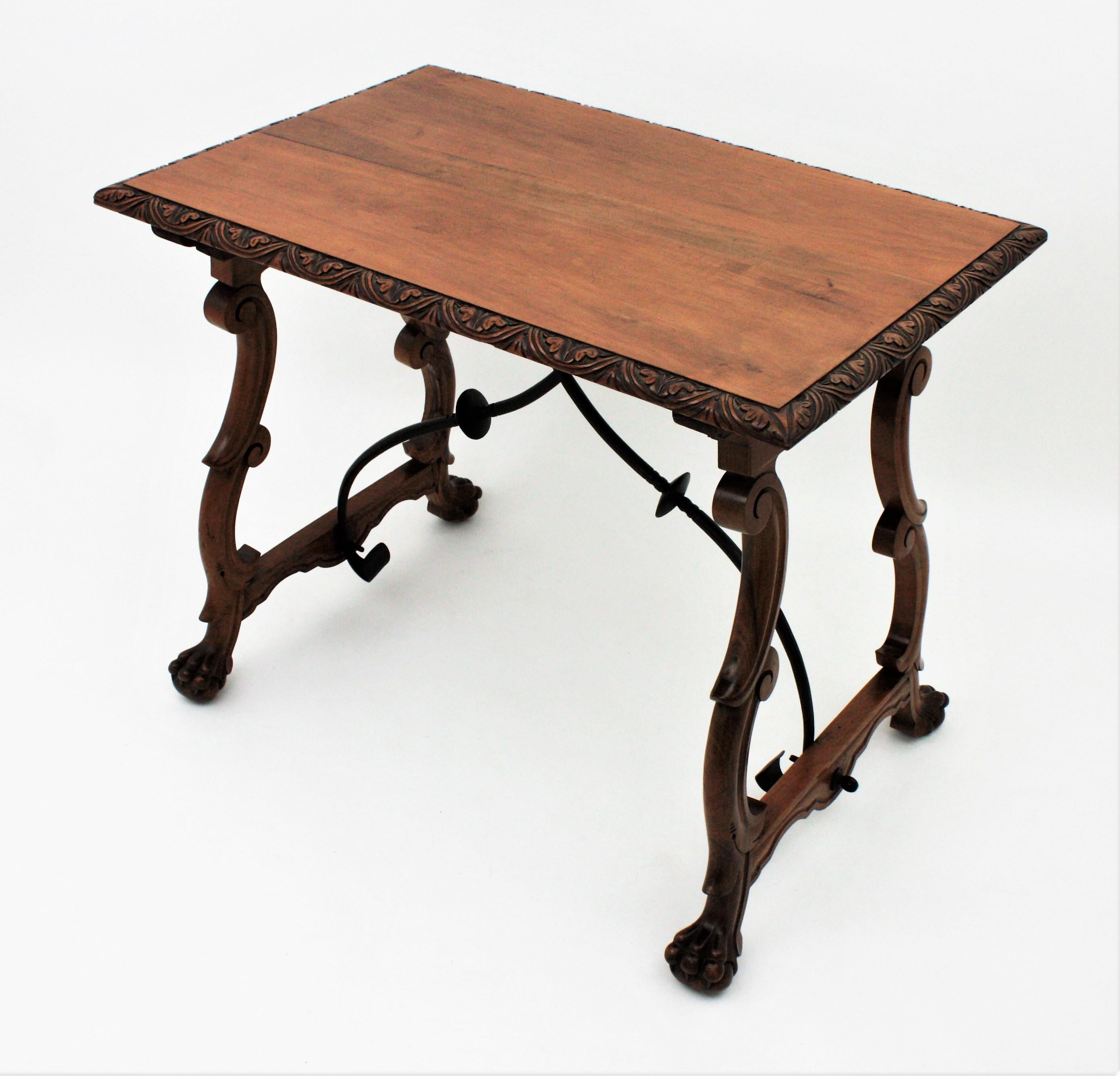 Spanish Baroque Fratino Table in Carved Walnut Wood For Sale 6