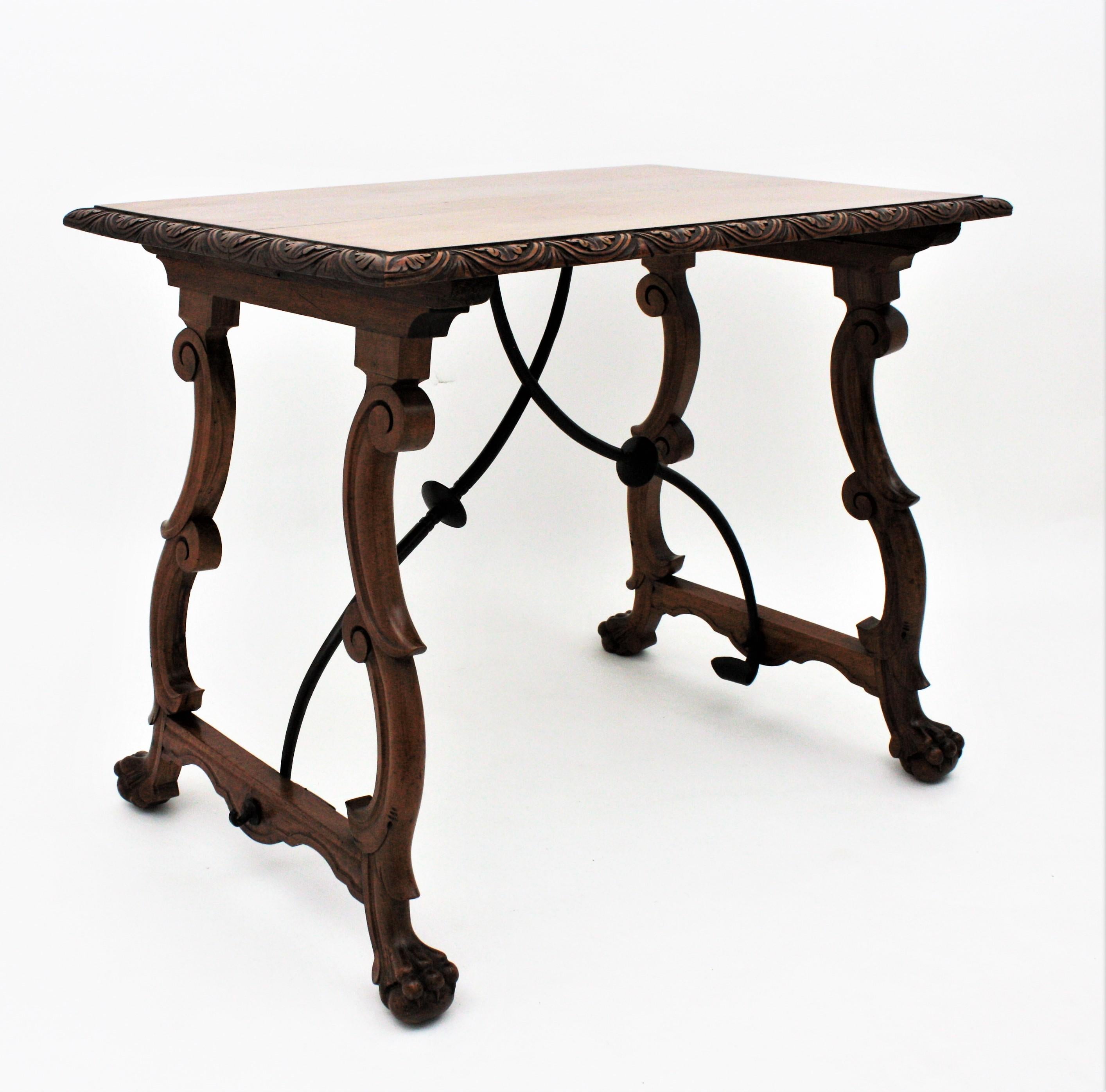 Spanish Baroque Fratino Table in Carved Walnut Wood For Sale 8