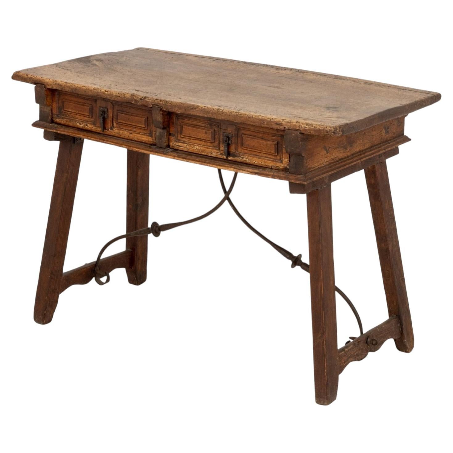 Spanish Baroque Writing Desk in Walnut and Wrought Iron, 17th Century