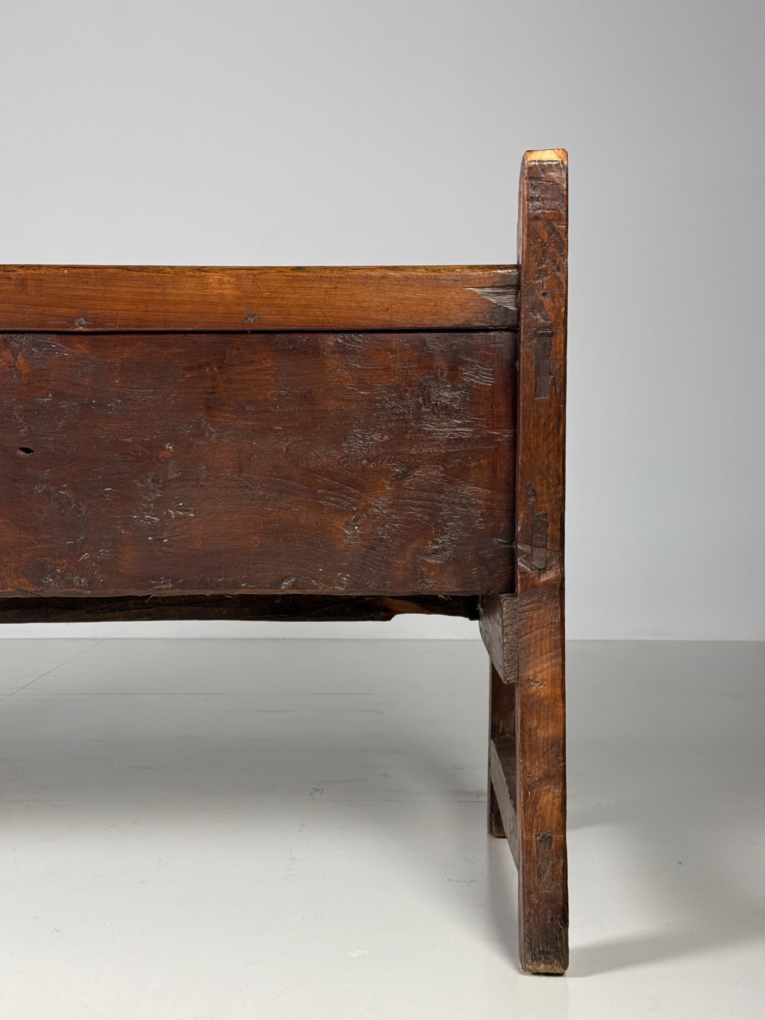 Banc espagnol 18e siècle 1