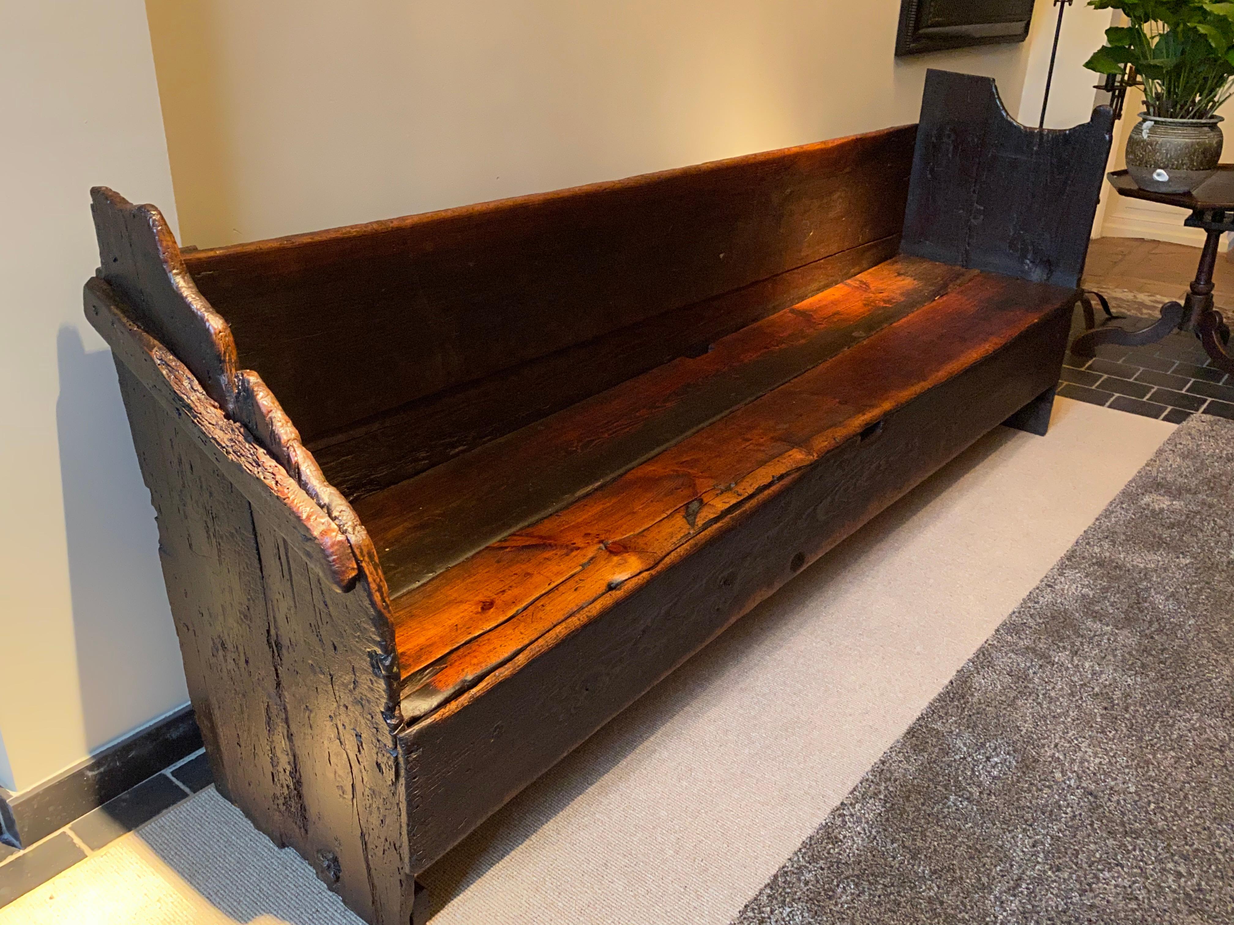 Antique Wooden Spanish Seating Bench in a beautiful Patinated Pine, 19 th Century For Sale 3