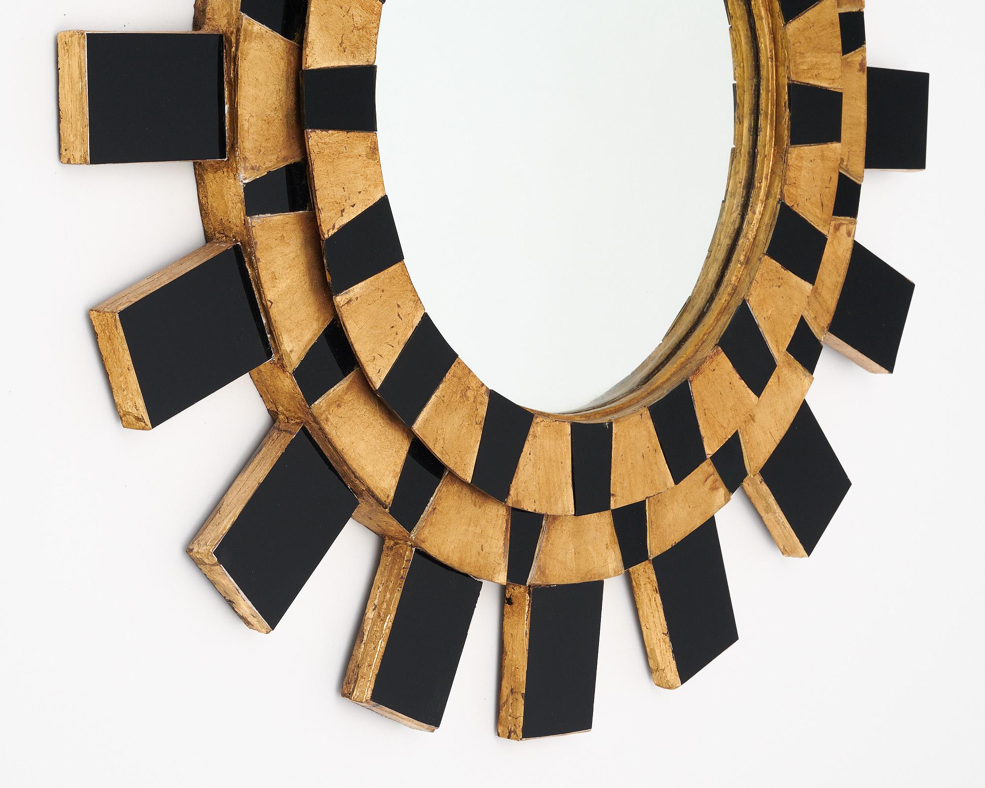 Miroir Sunburst espagnol noir et or en vente 1
