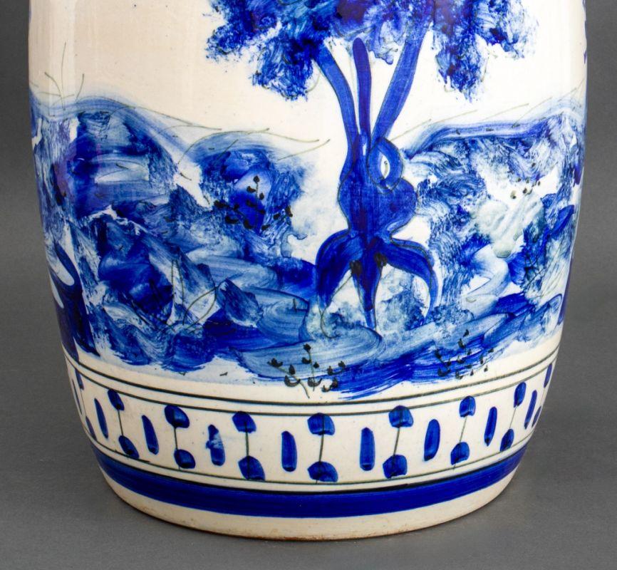 Tabouret de jardin espagnol bleu et blanc en vente 3
