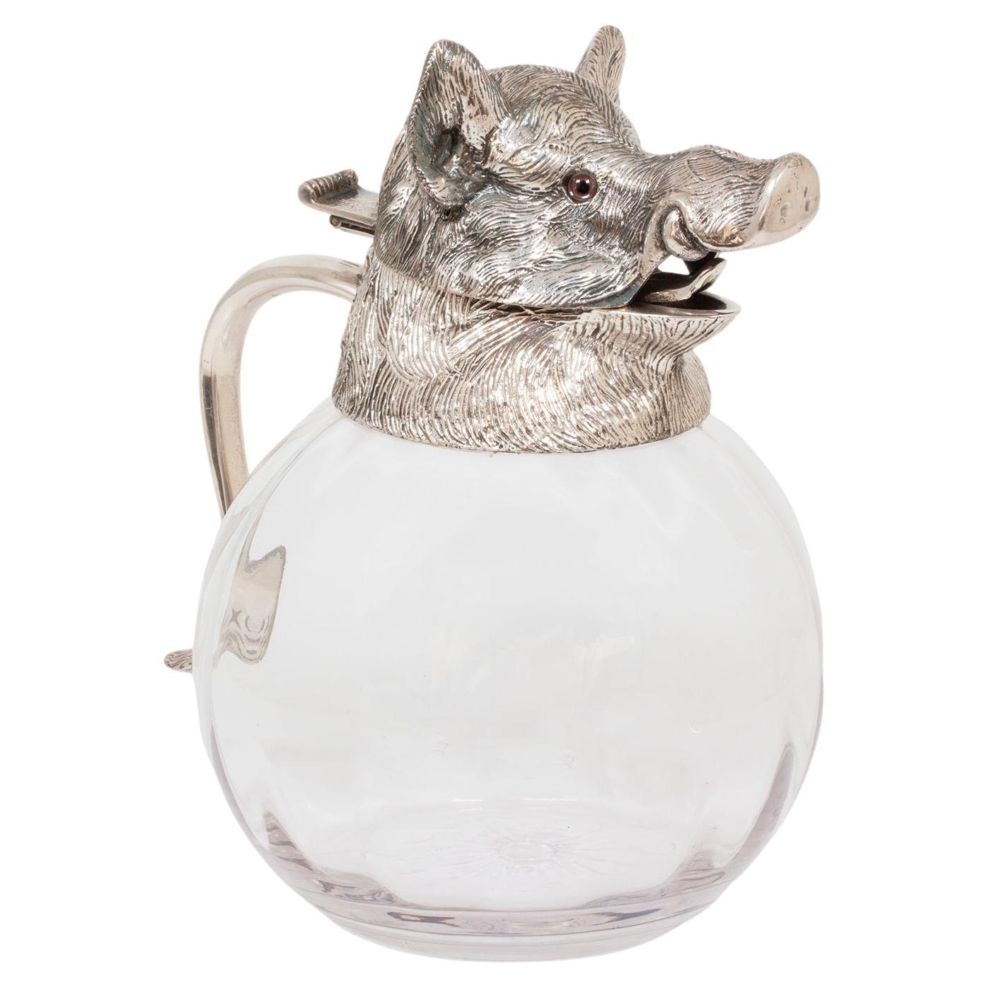 Brocca decanter in vetro con testa di cinghiale di Valenti