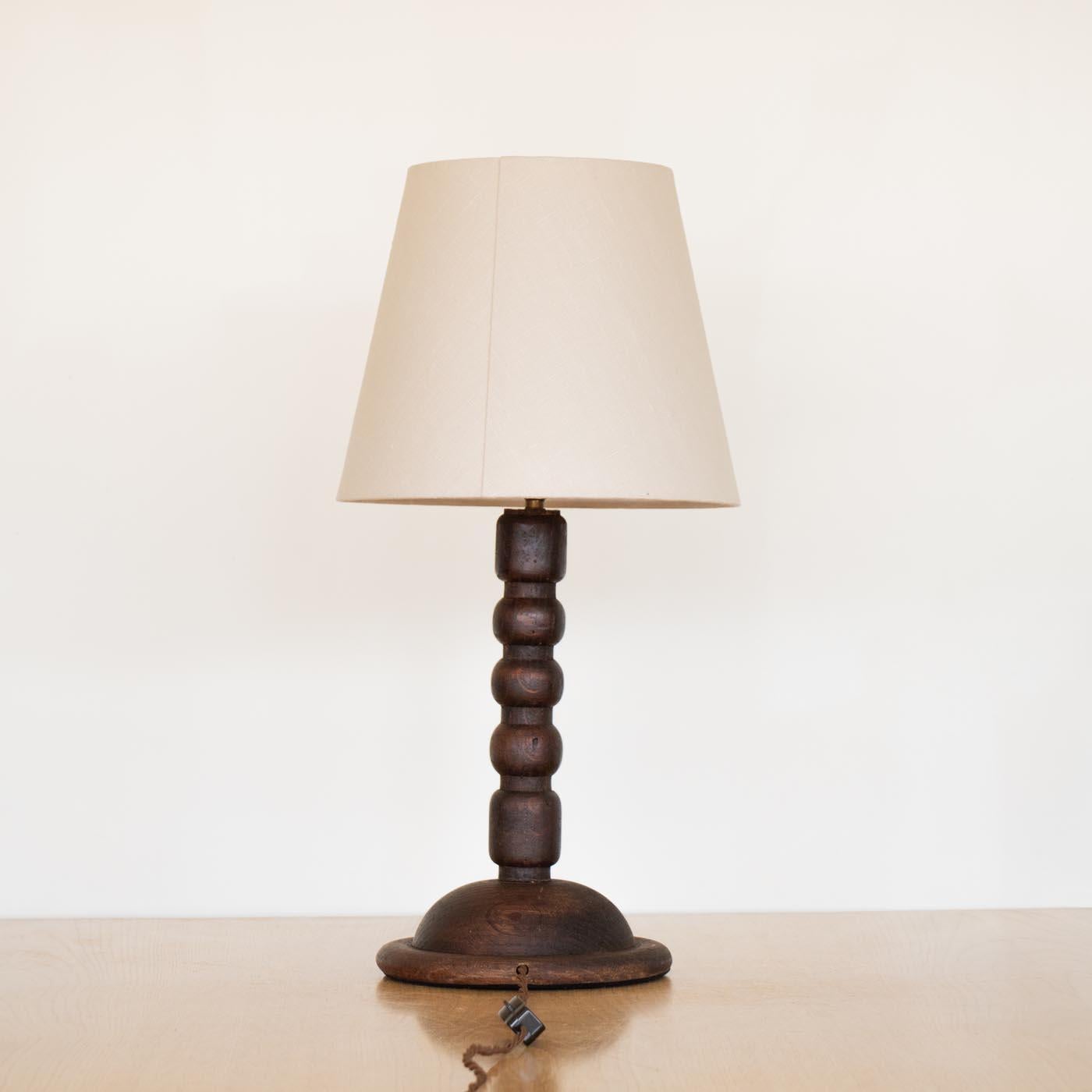 Lampe de table espagnole en bois de Bobbin Bon état - En vente à Los Angeles, CA
