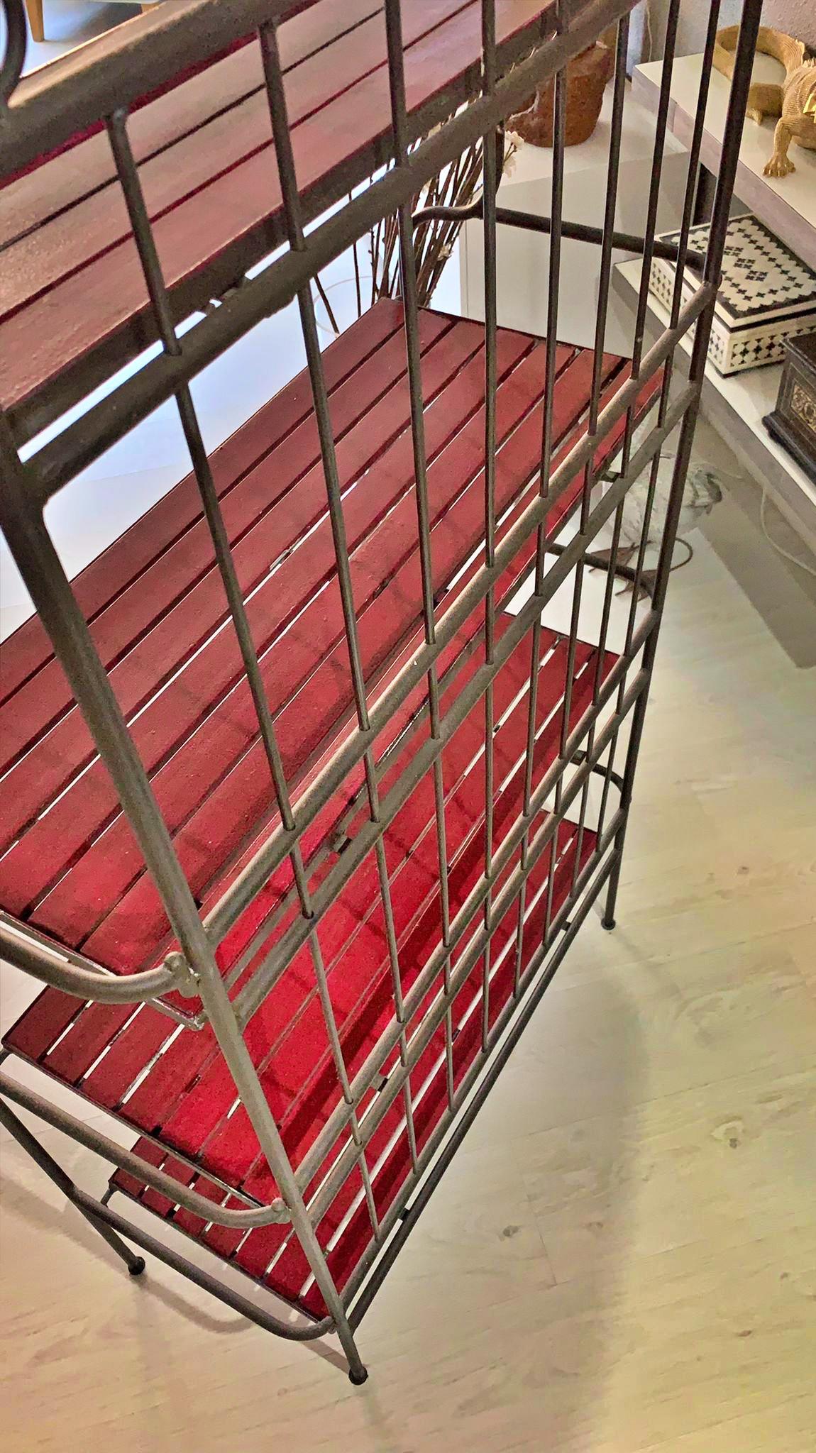Libreria spagnola del XX secolo
condizioni perfette
158 cm x 84 cm x 34 cm
legno e ferro.