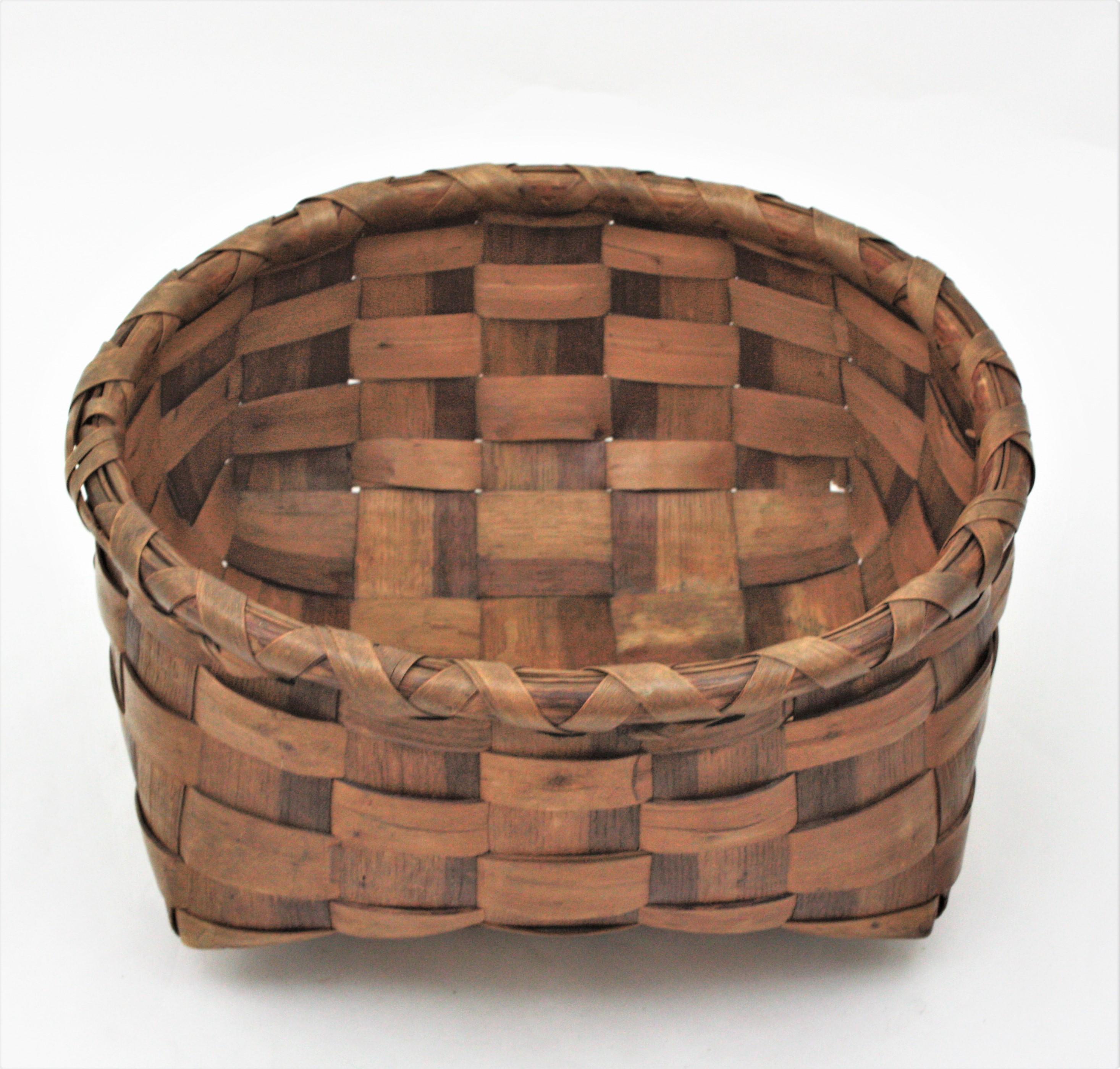 Spanish Braided Wood Large Rustic Basket, 1940s For Sale 5