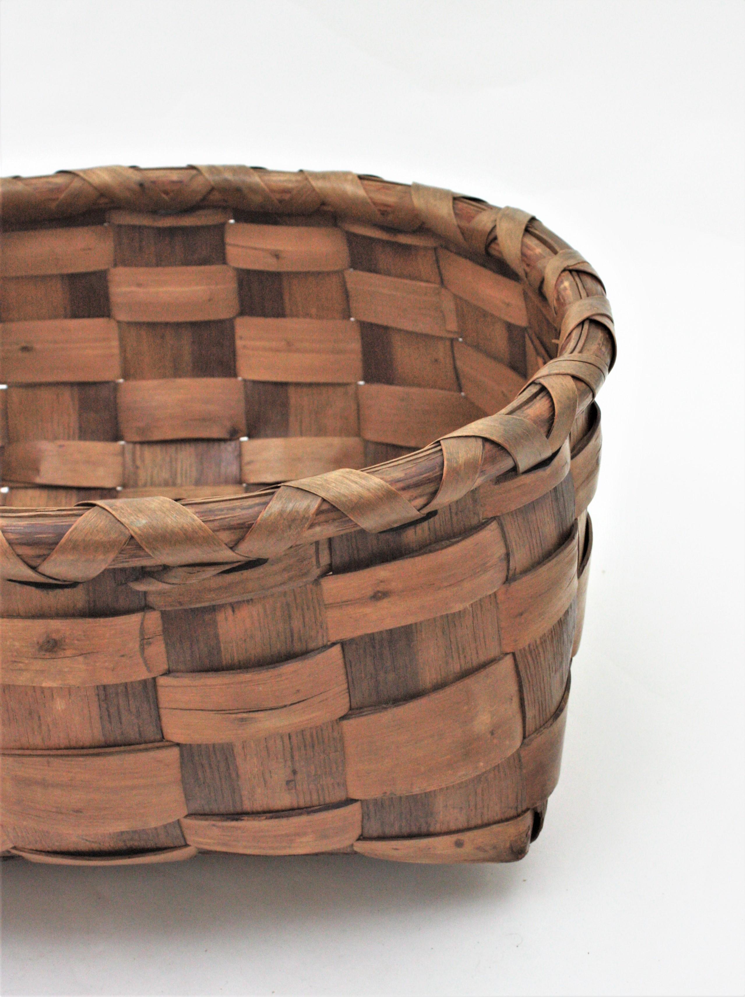 Spanish Braided Wood Large Rustic Basket, 1940s For Sale 8