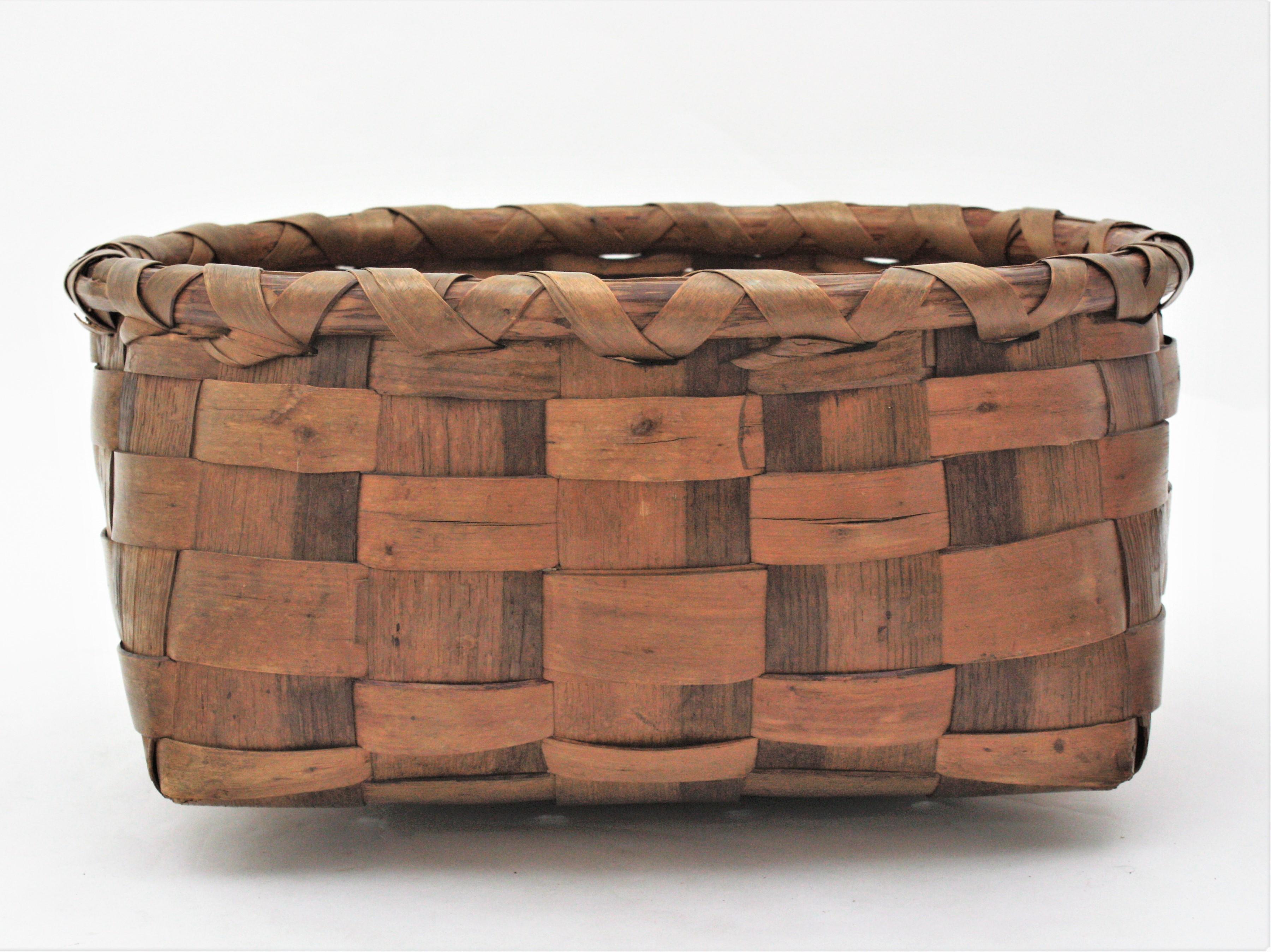 Spanish Braided Wood Large Rustic Basket, 1940s For Sale 9