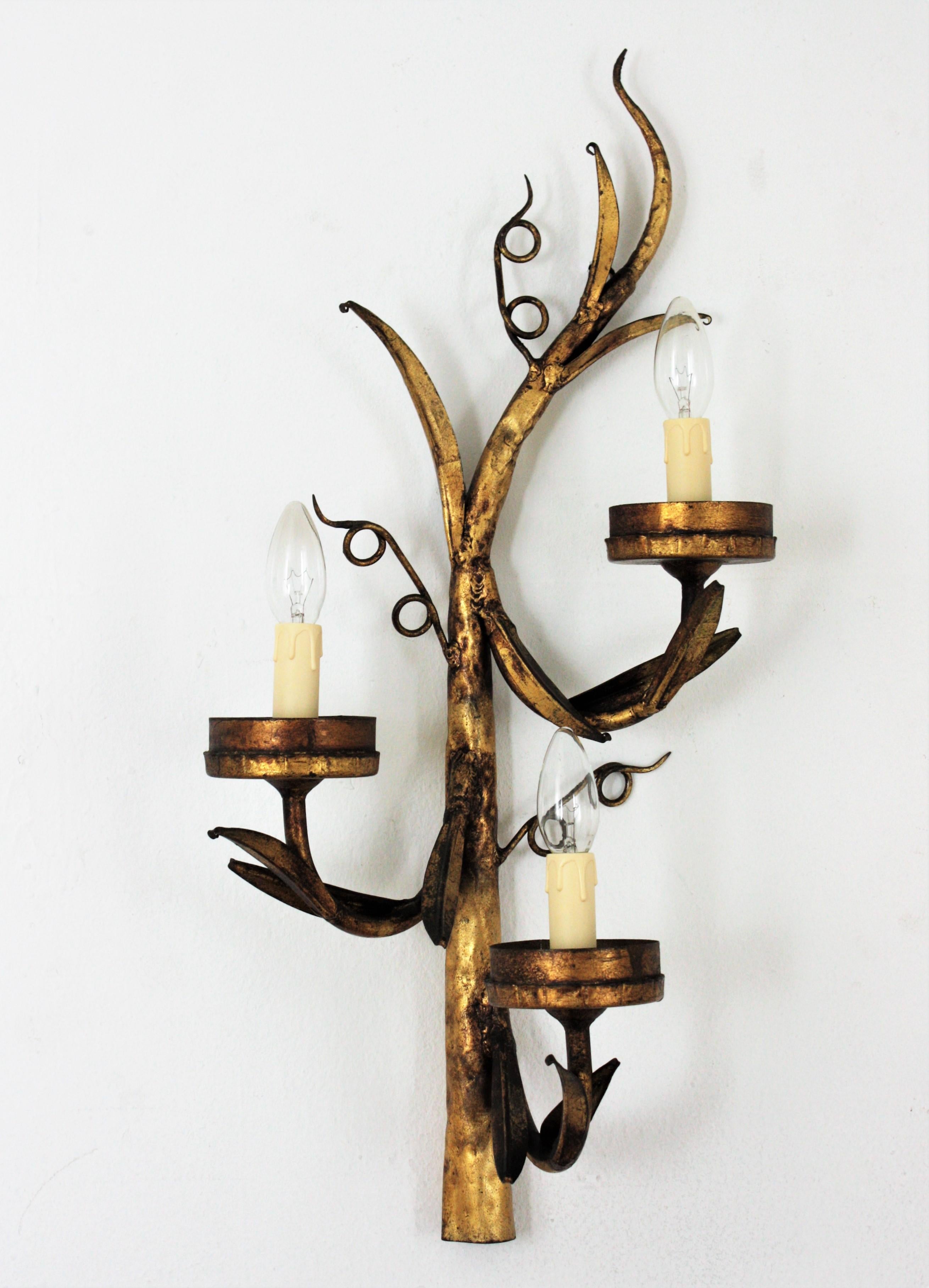 Spanish Branch Wall Sconce in Gilt Iron and Amber Cracked Glass, 1950s For Sale 9