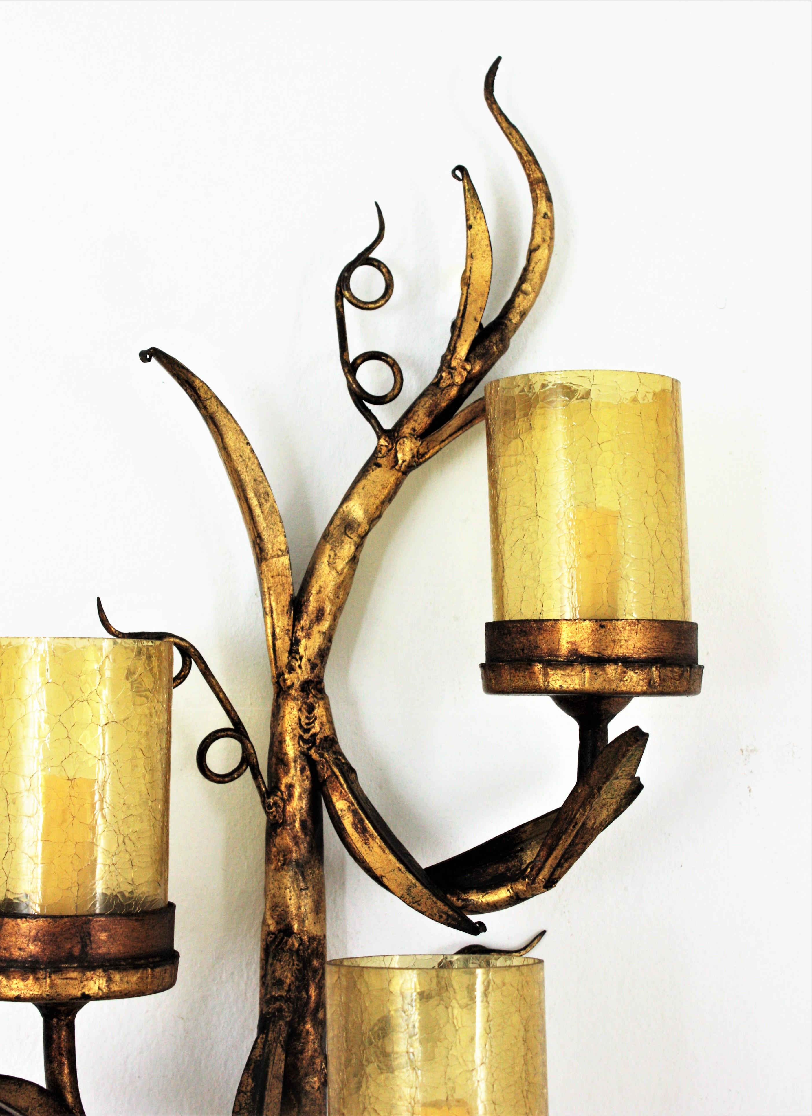Brutalist Spanish Branch Wall Sconce in Gilt Iron and Amber Cracked Glass, 1950s For Sale