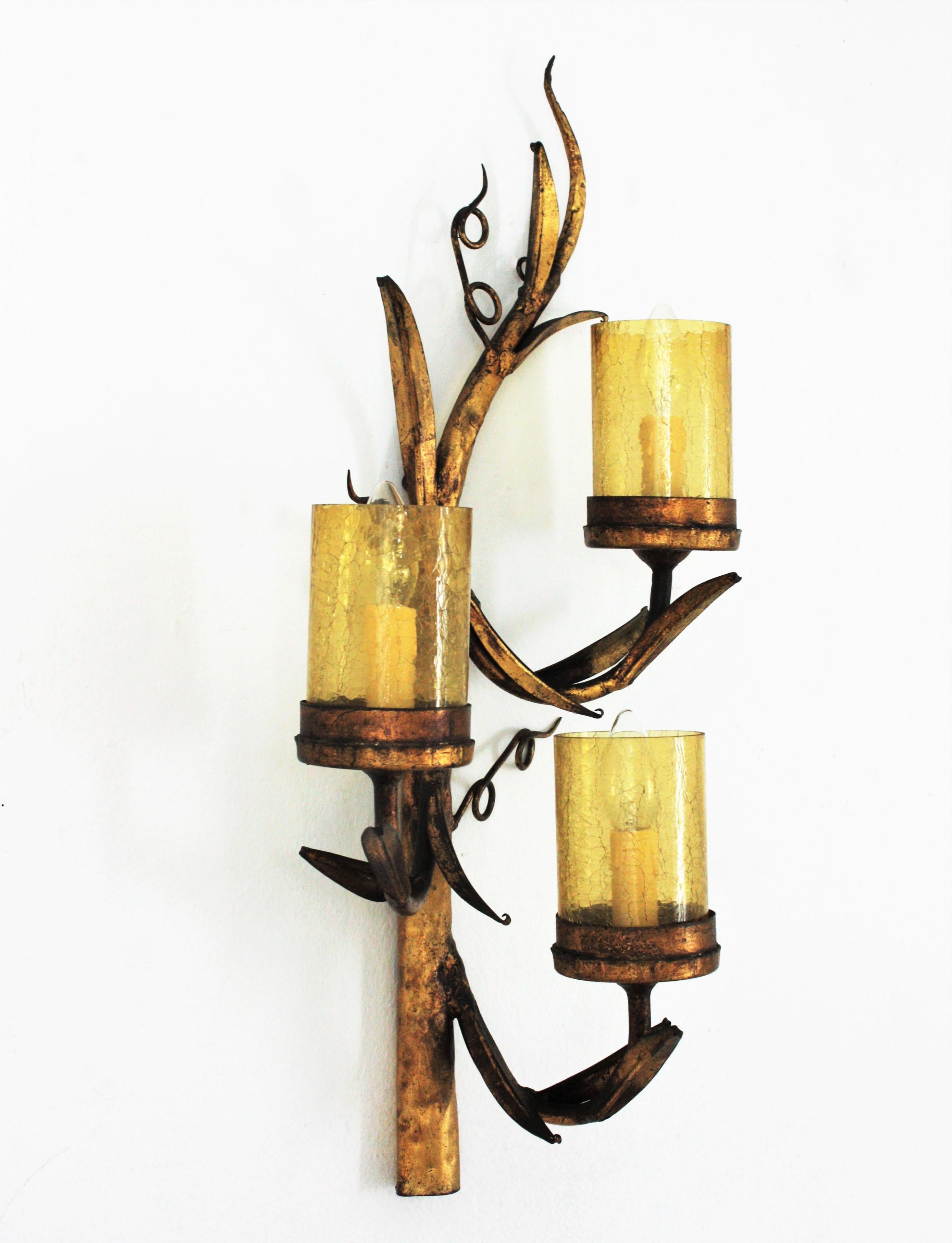 20th Century Spanish Branch Wall Sconce in Gilt Iron and Amber Cracked Glass, 1950s For Sale
